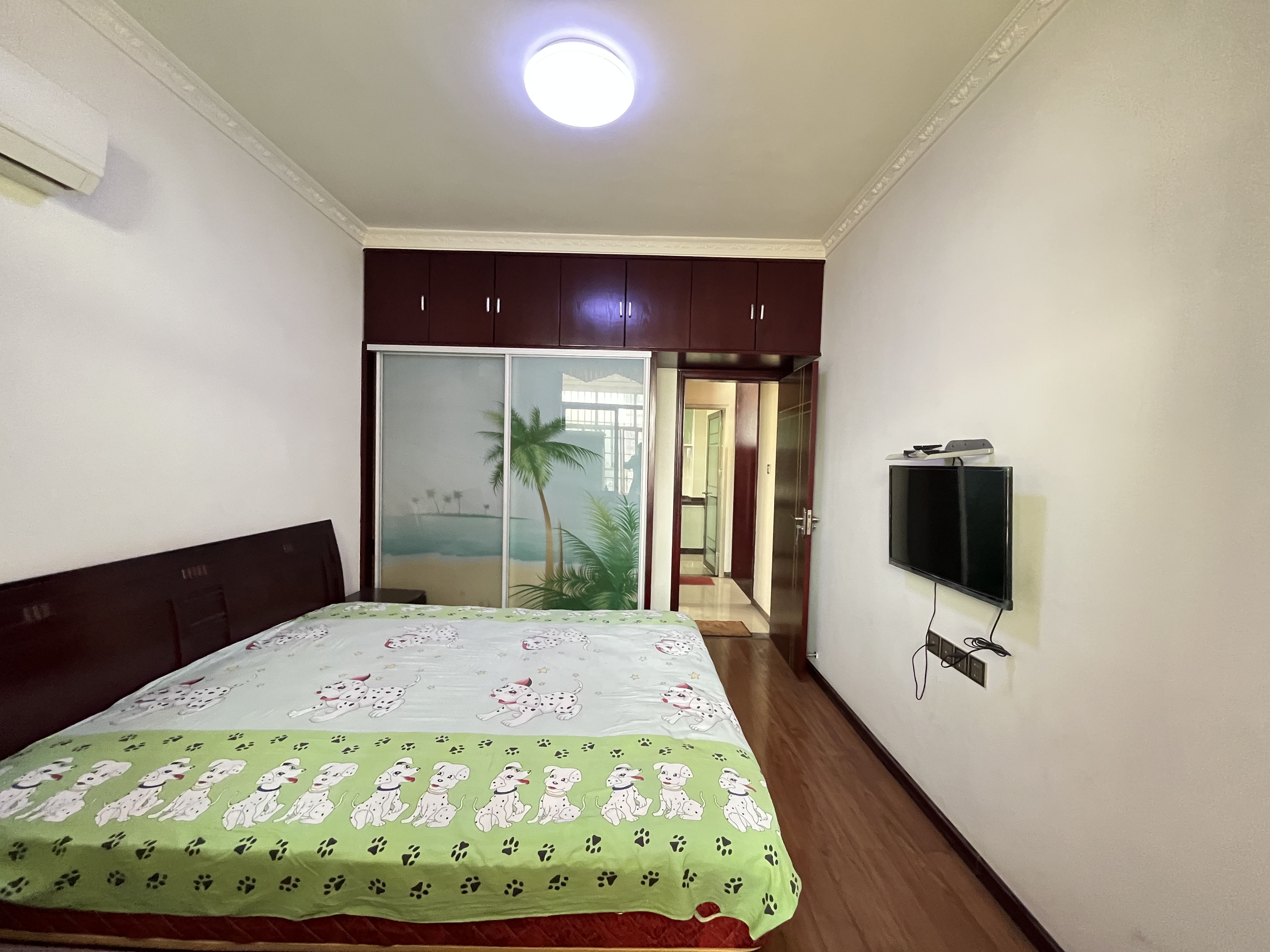 水木华庭  3室2厅2卫    55.8万客厅