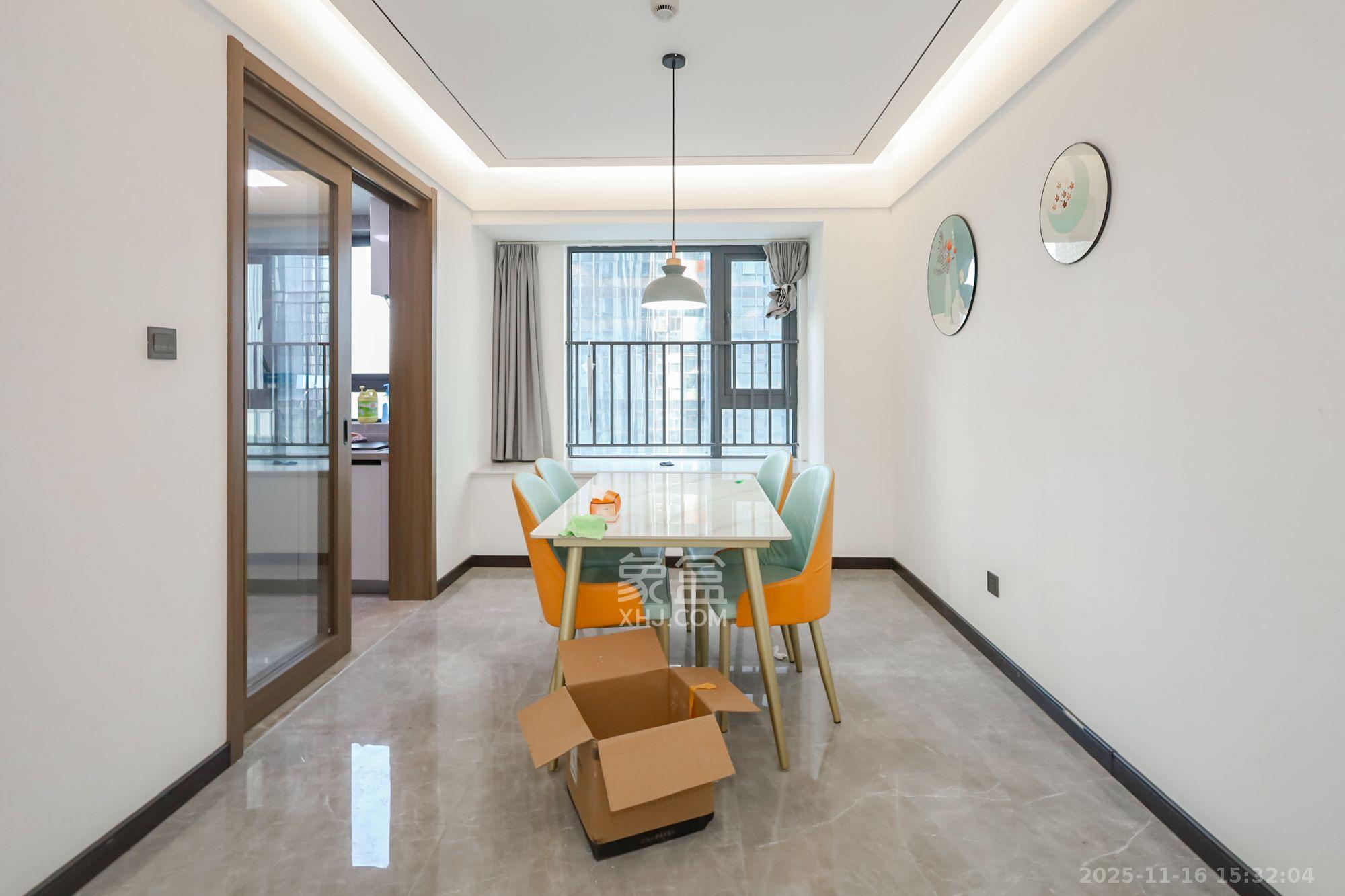 卓越中寰  4室2厅1卫    5500.0元/月室内图