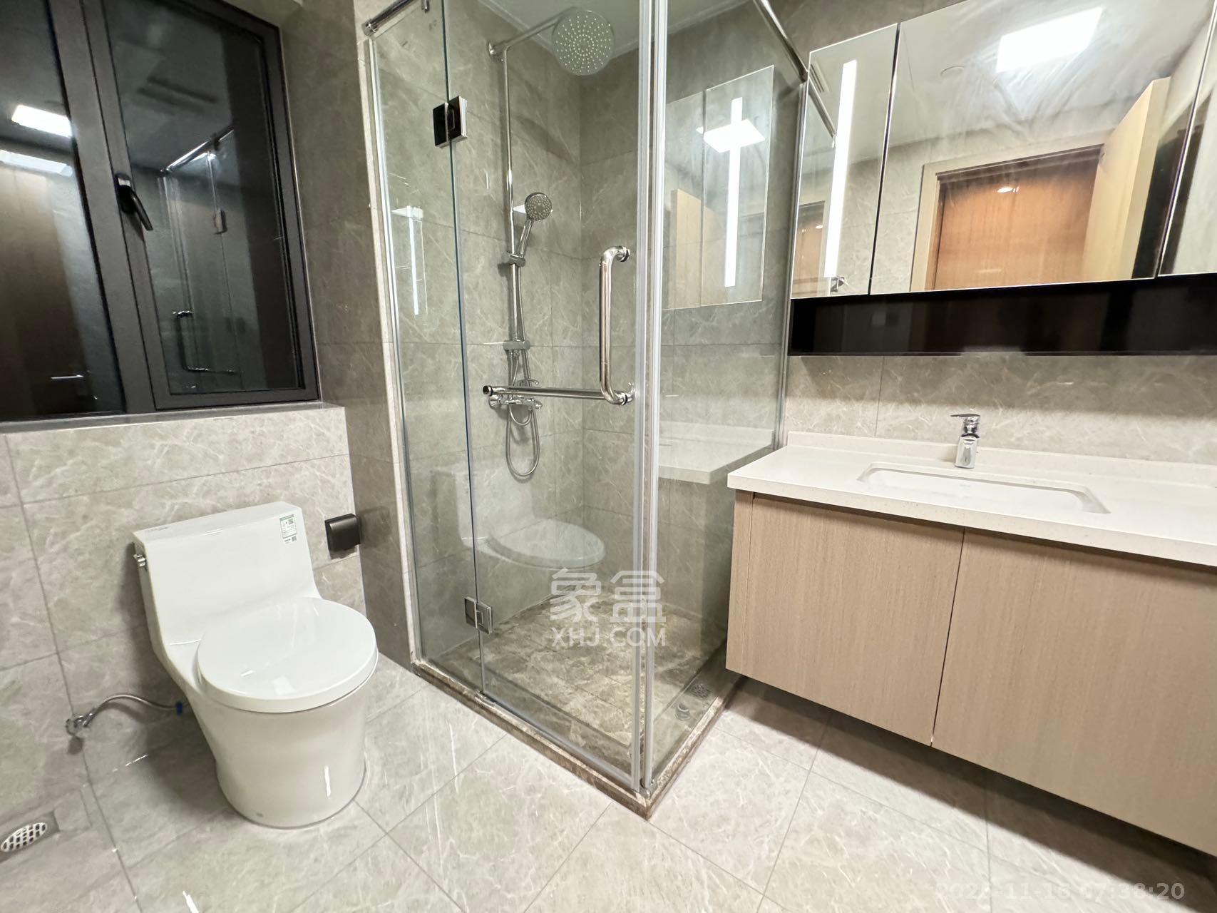 长房星城天地  4室2厅2卫    5500.0元/月室内图