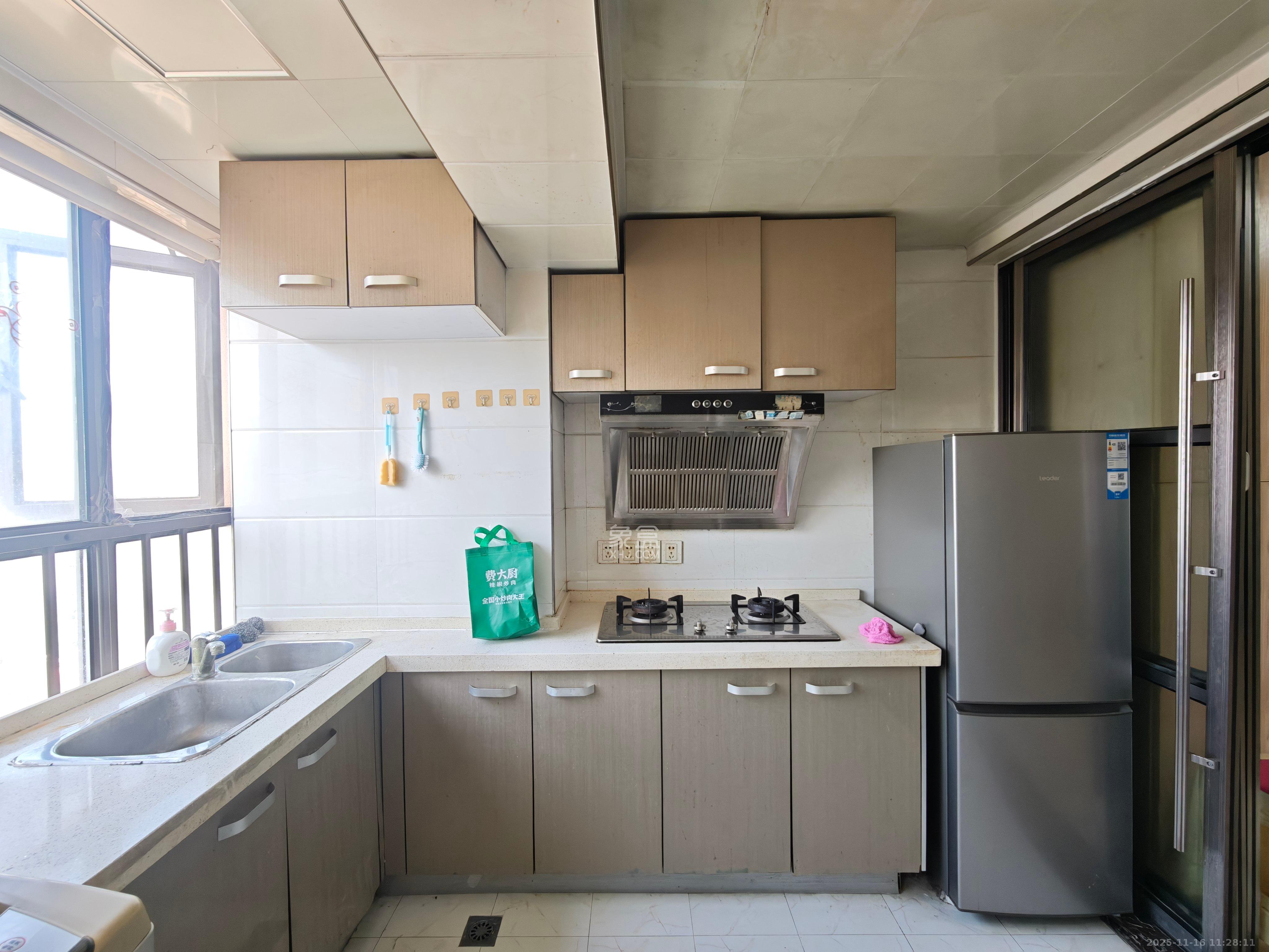 罗马国际公寓 1室1厅1卫 1300.0元/月 罗马国际公寓 1室1厅1卫 1300.0元/月室内图