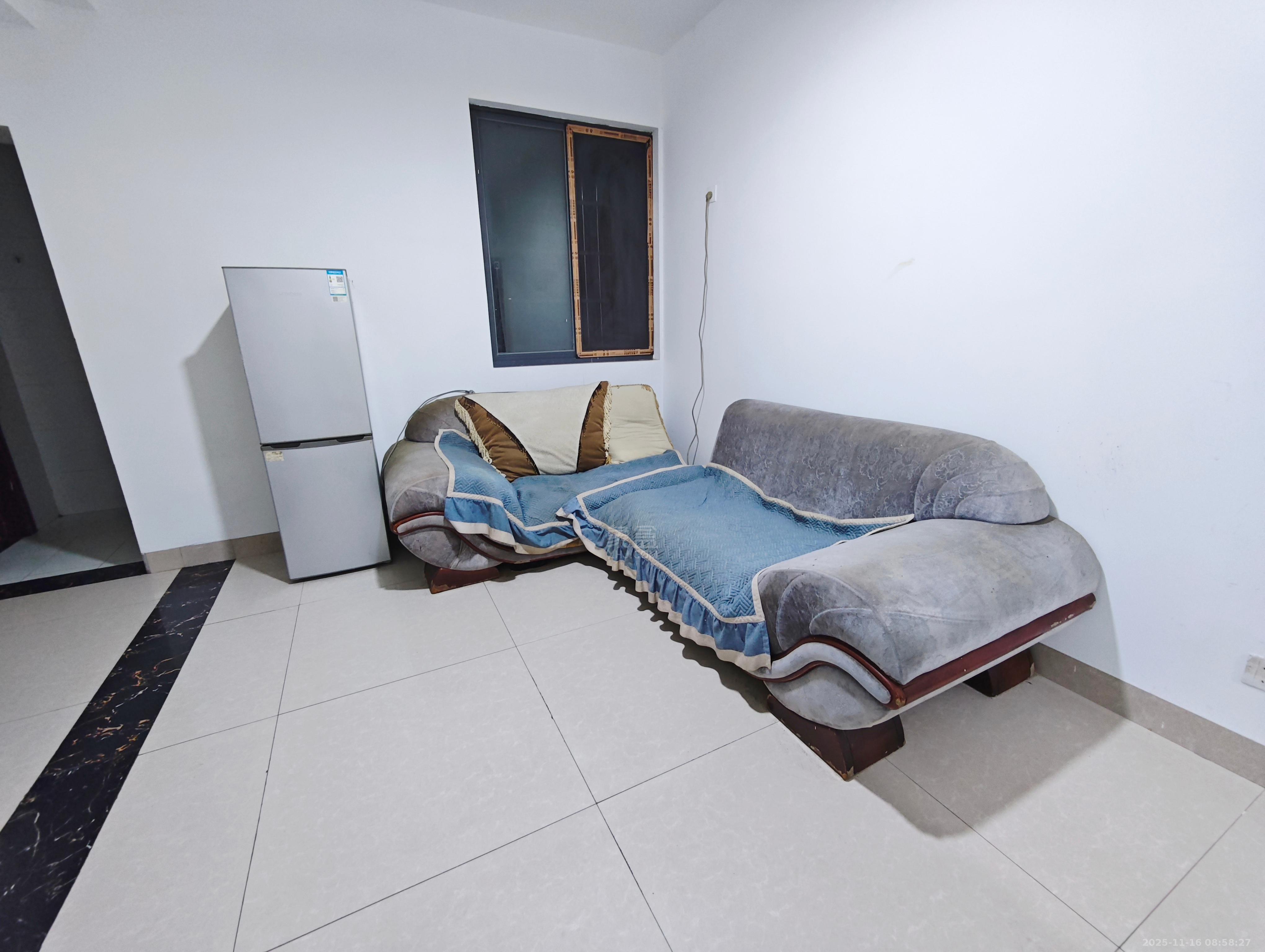 和厚园小区 2室1厅1卫 1350.0元/月 和厚园小区 2室1厅1卫 1350.0元/月室内图