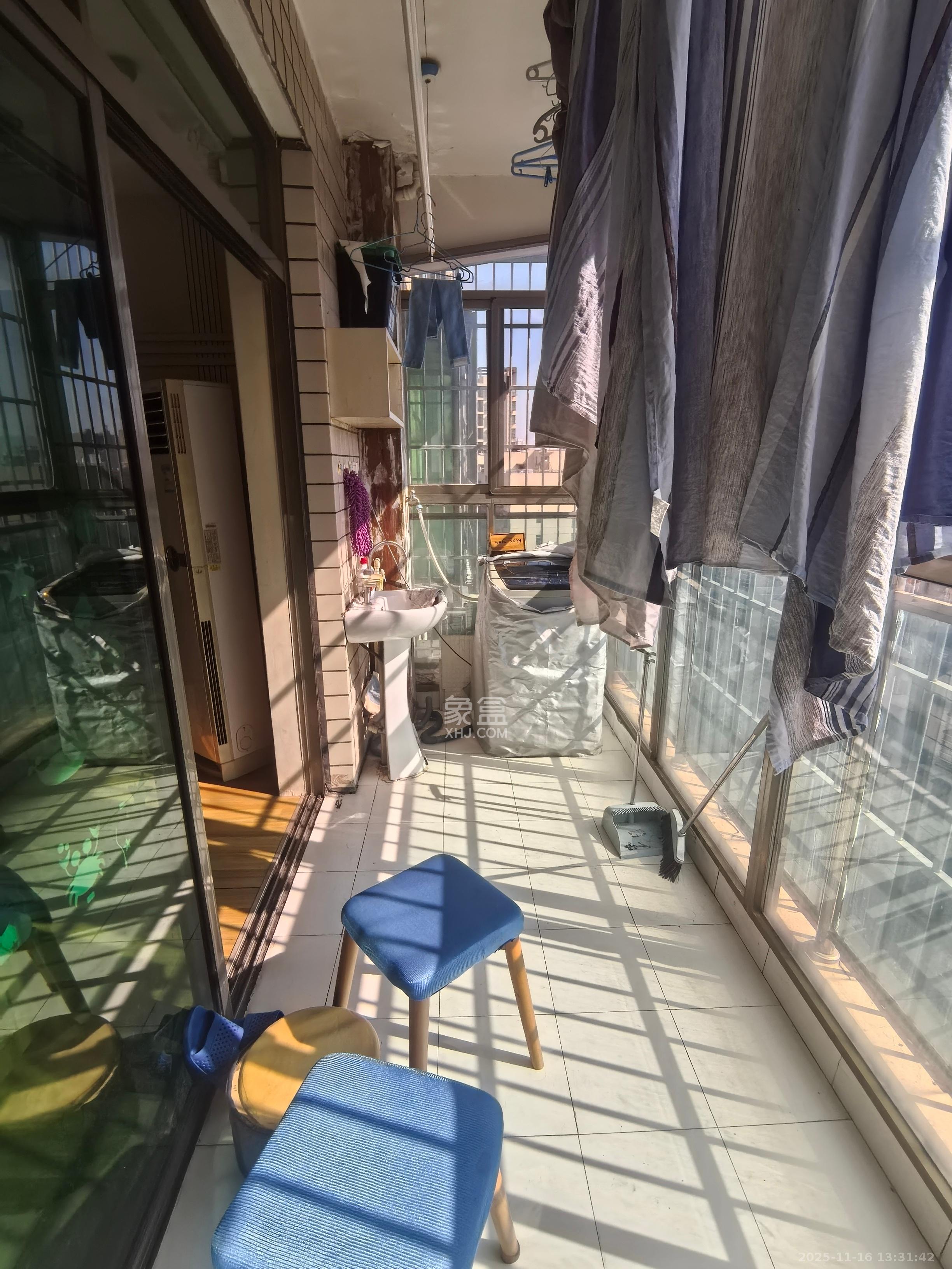 麓谷加州阳光 2室2厅1卫 2100.0元/月 麓谷加州阳光 2室2厅1卫 2100.0元/月室内图