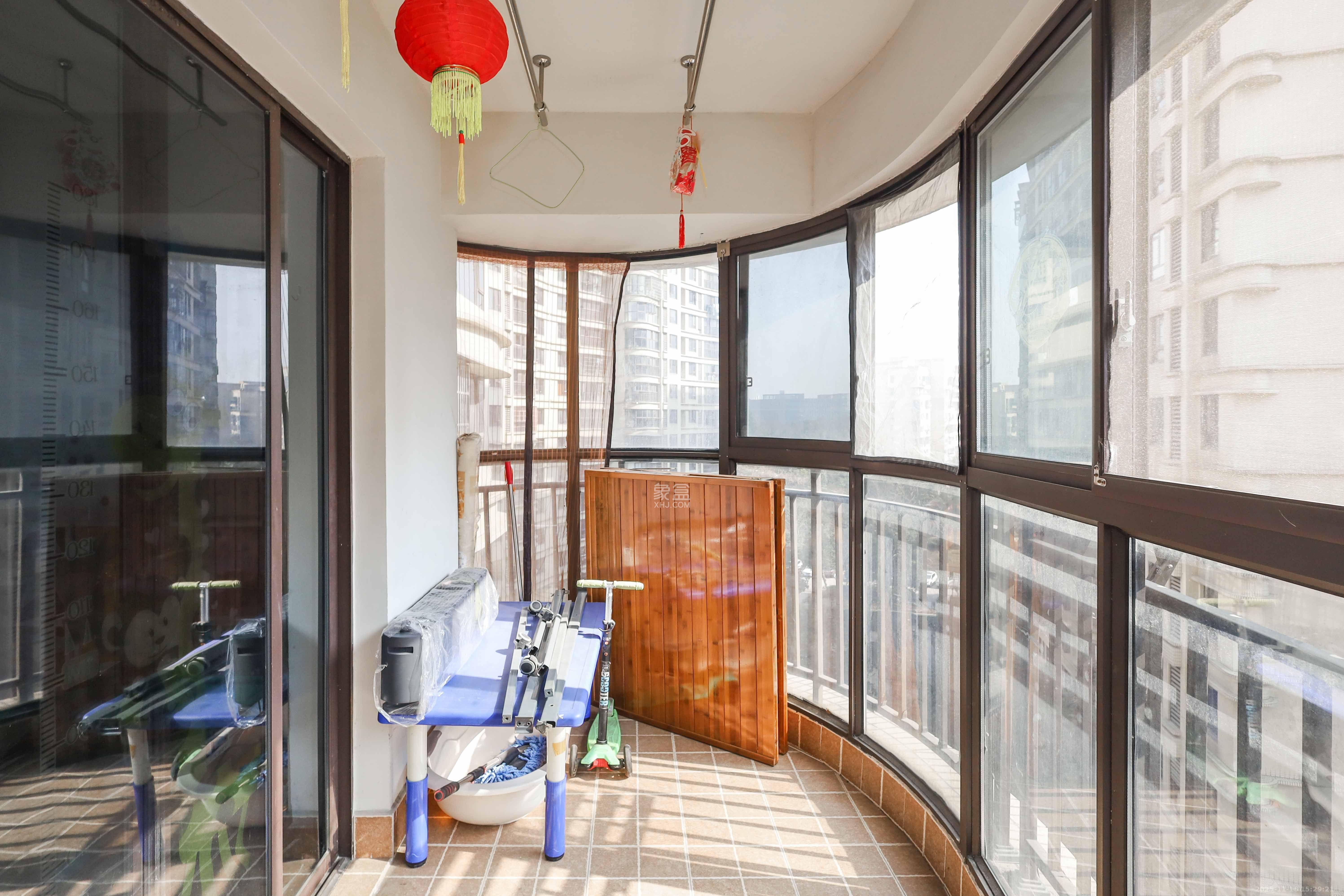 保利麓谷林语D区 2室2厅1卫 2300.0元/月 保利麓谷林语D区 2室2厅1卫 2300.0元/月室内图