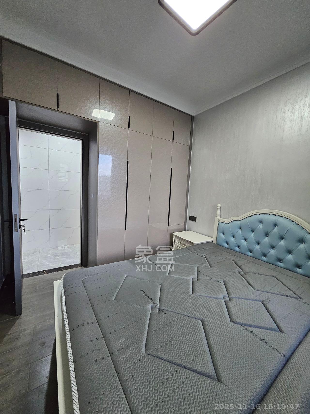 绿城高尔夫小镇 2室2厅1卫 1900.0元/月 绿城高尔夫小镇 2室2厅1卫 1900.0元/月室内图