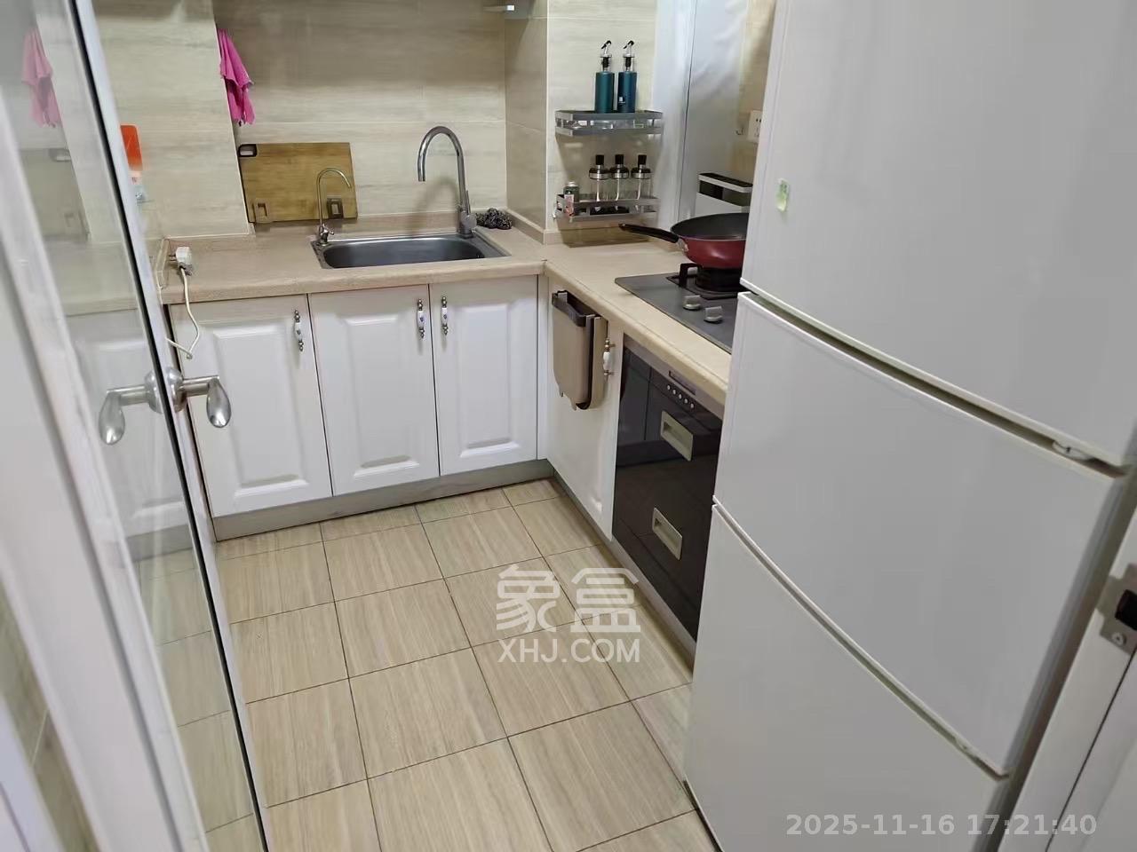 绿地中央广场 2室2厅1卫 2500.0元/月 绿地中央广场 2室2厅1卫 2500.0元/月室内图