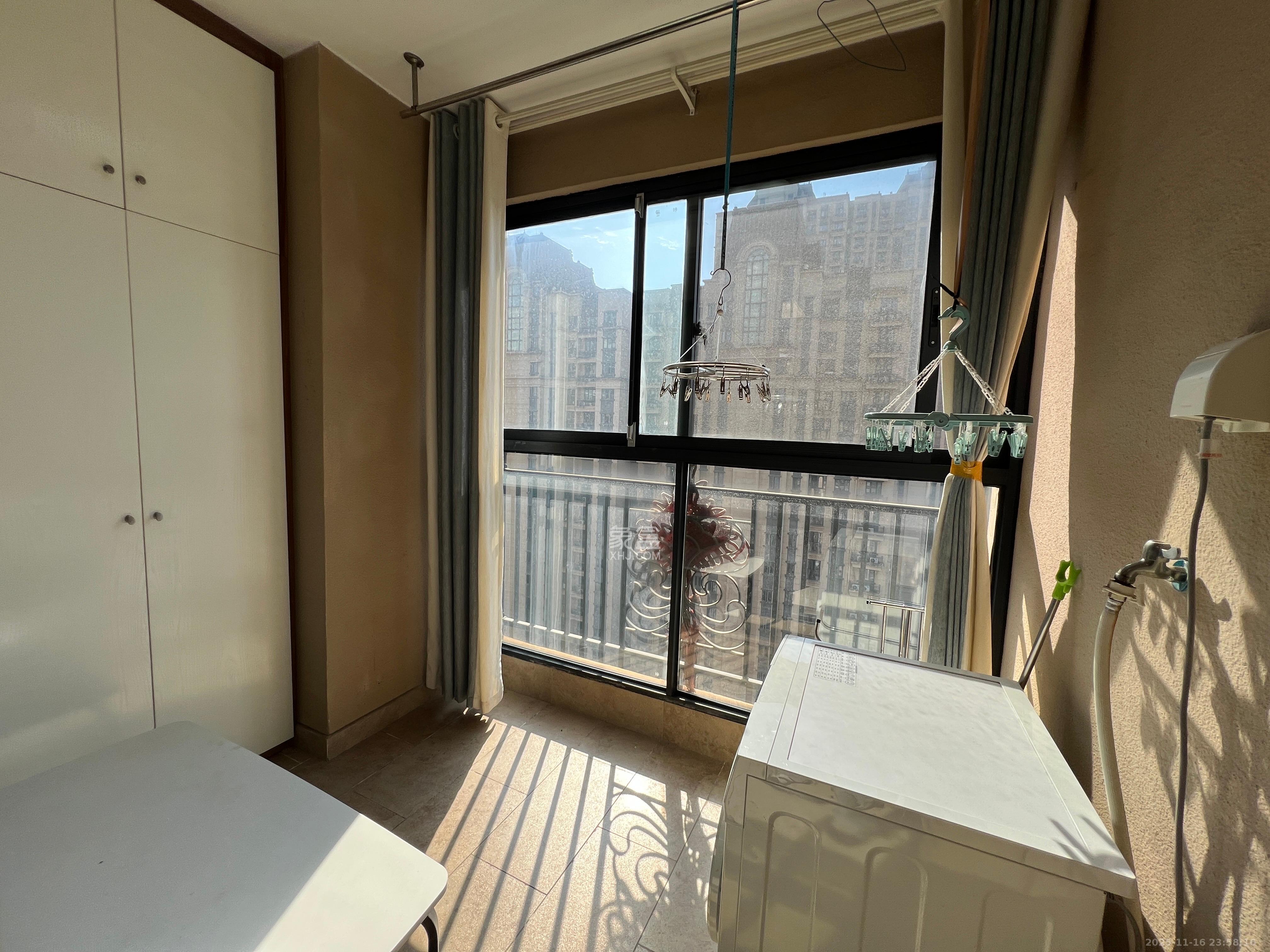 阳光城尚东湾蓝莓苑  2室1厅1卫    2500.0元/月室内图