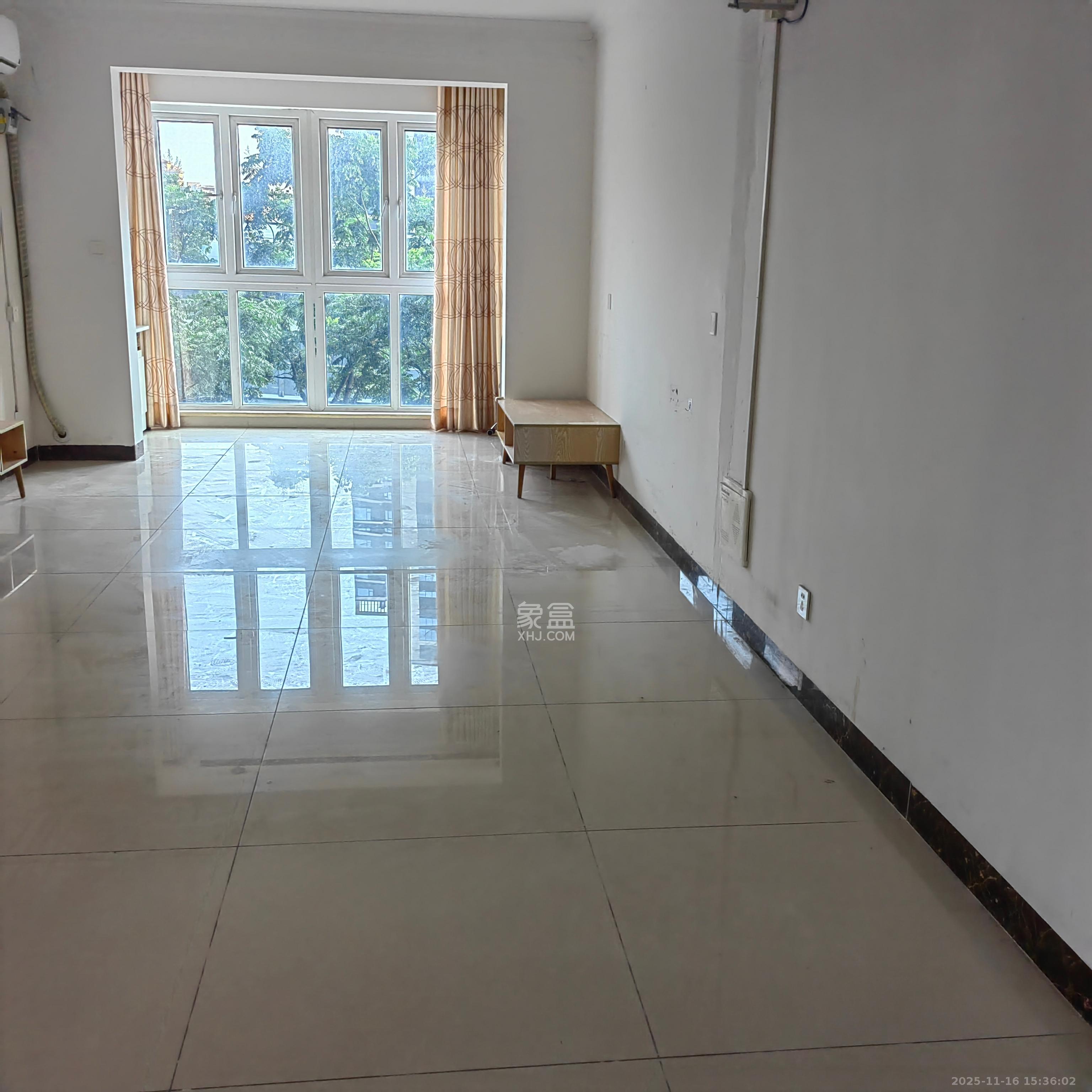 荣盛花语城  3室2厅1卫    1800.0元/月室内图