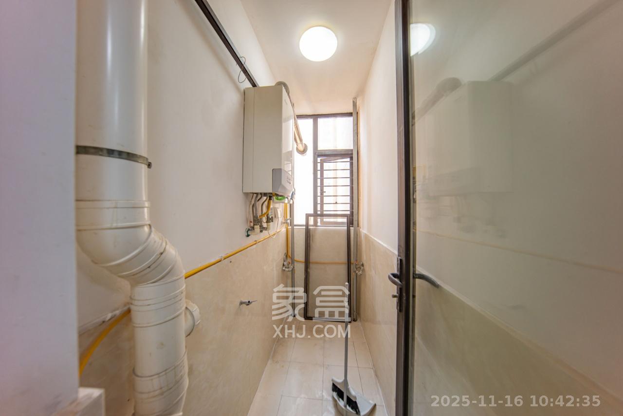 中海国际二期  3室2厅1卫    1900.0元/月室内图