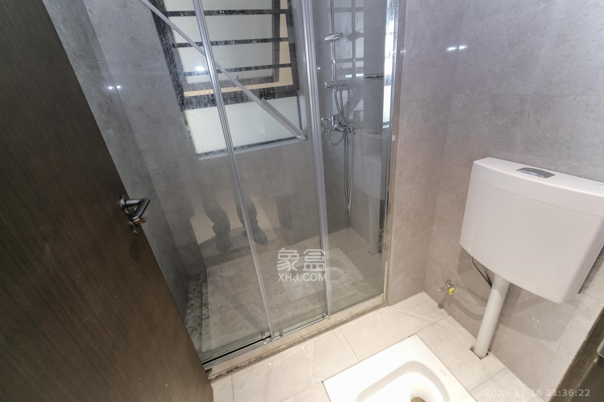 荣盛锦绣学府 3室2厅2卫 95.0万 荣盛锦绣学府 3室2厅2卫 95.0万卫生间