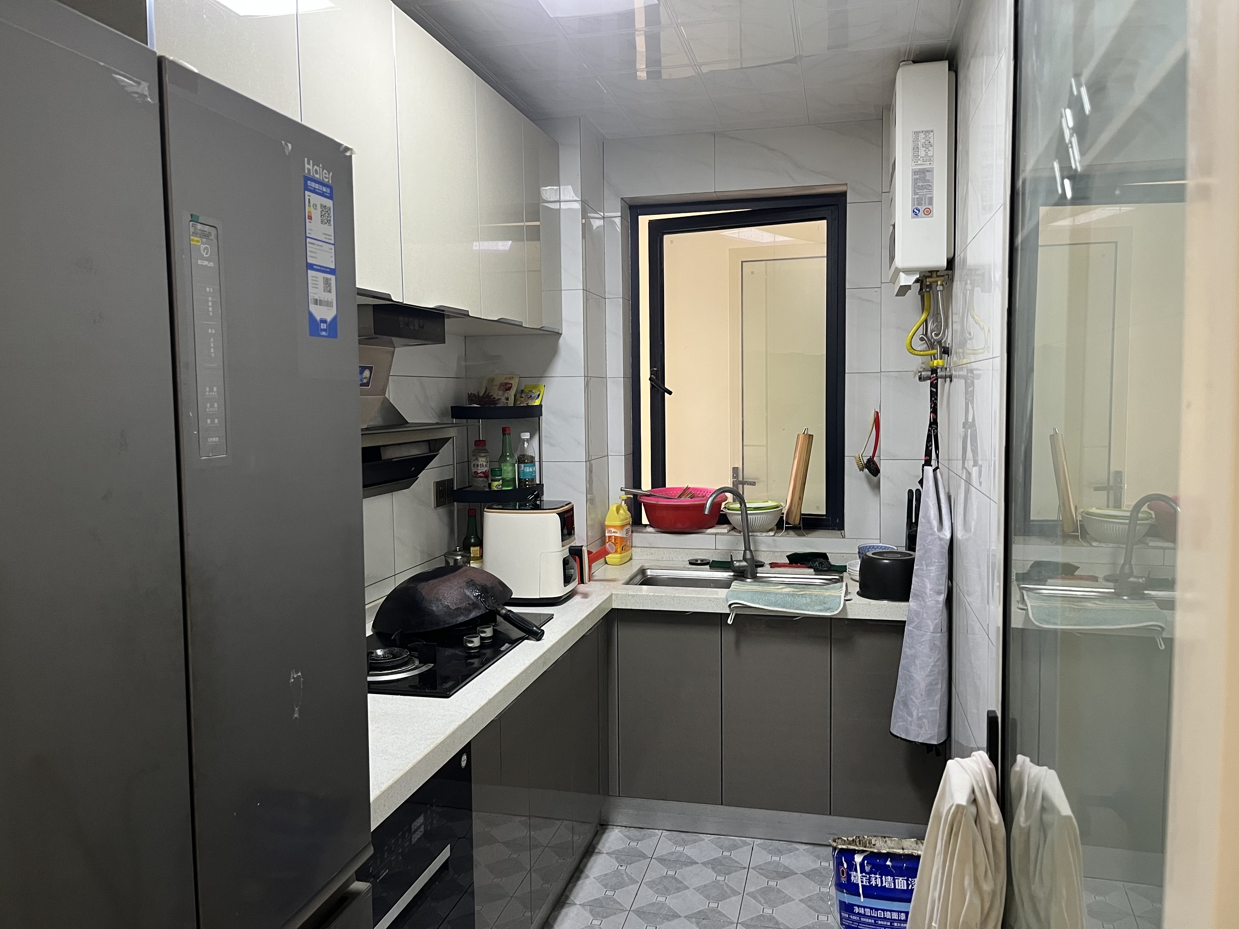 高盛国际  3室2厅2卫    2000.0元/月室内图