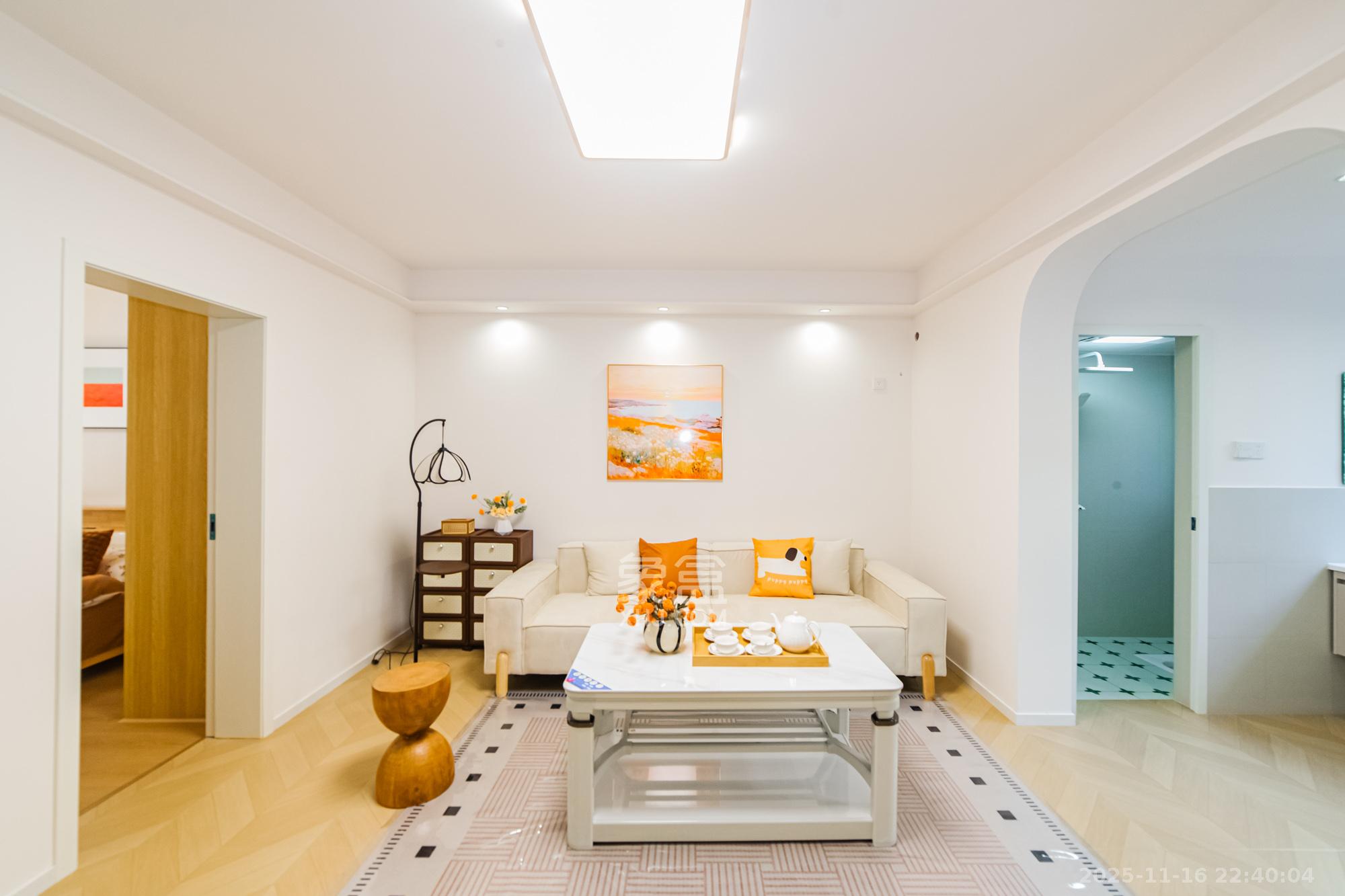 植物油宿舍 2室1厅1卫 58.8万 植物油宿舍 2室1厅1卫 58.8万客厅