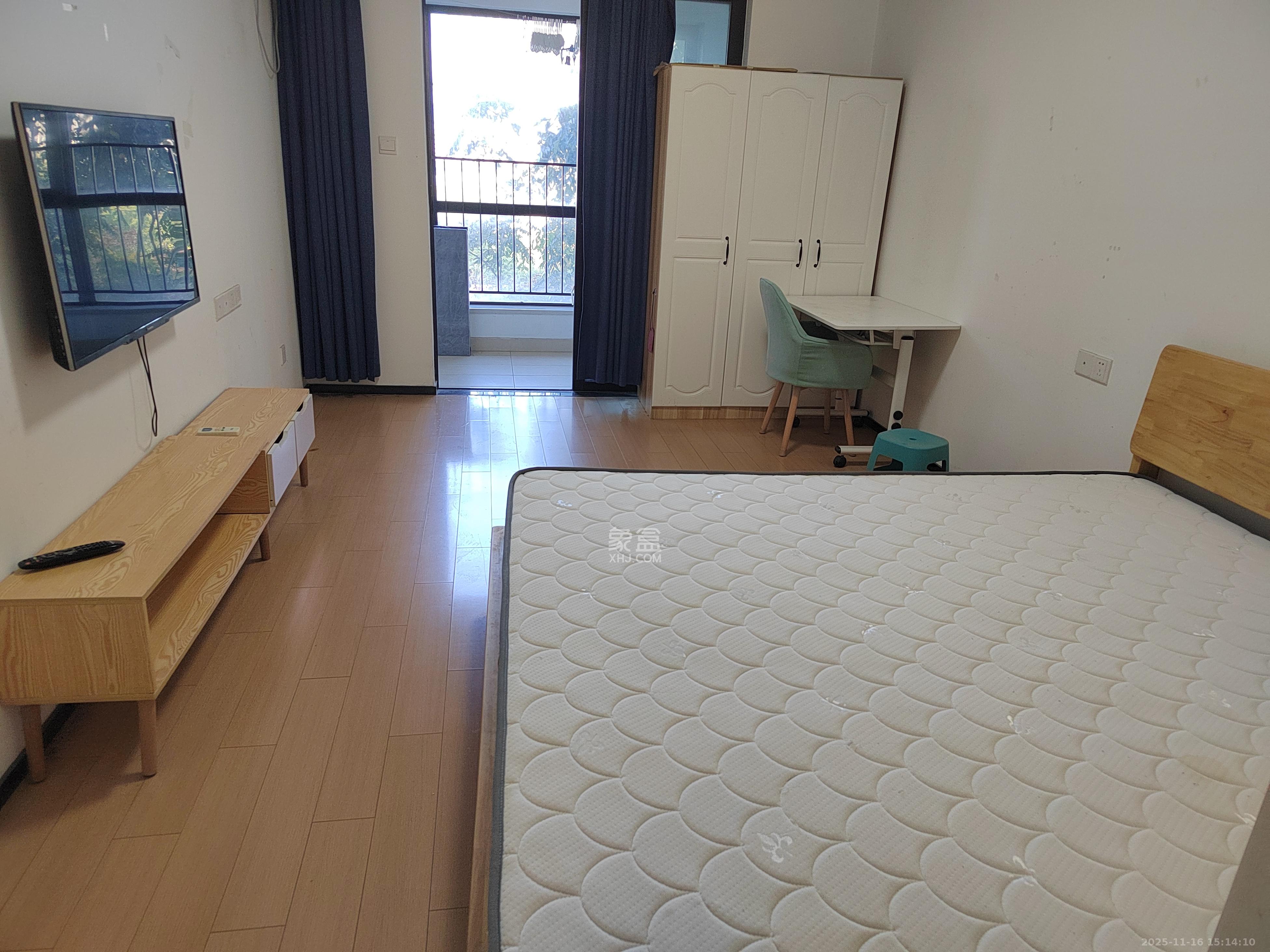 中海新城熙岸（中信新城五期）  1室1厅1卫    900.0元/月