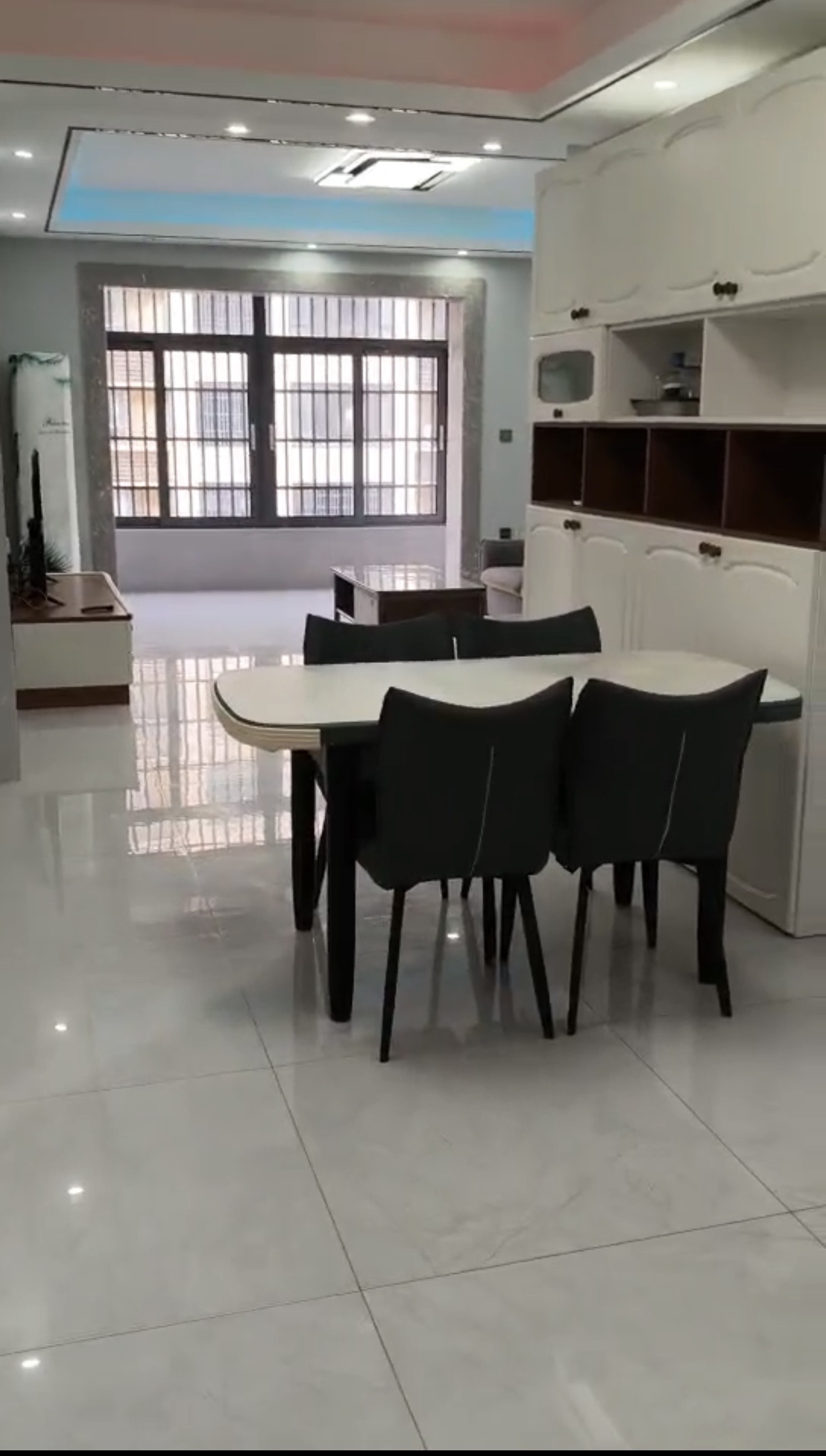 美舍嘉苑一期  4室2厅2卫    4300.0元/月室内图