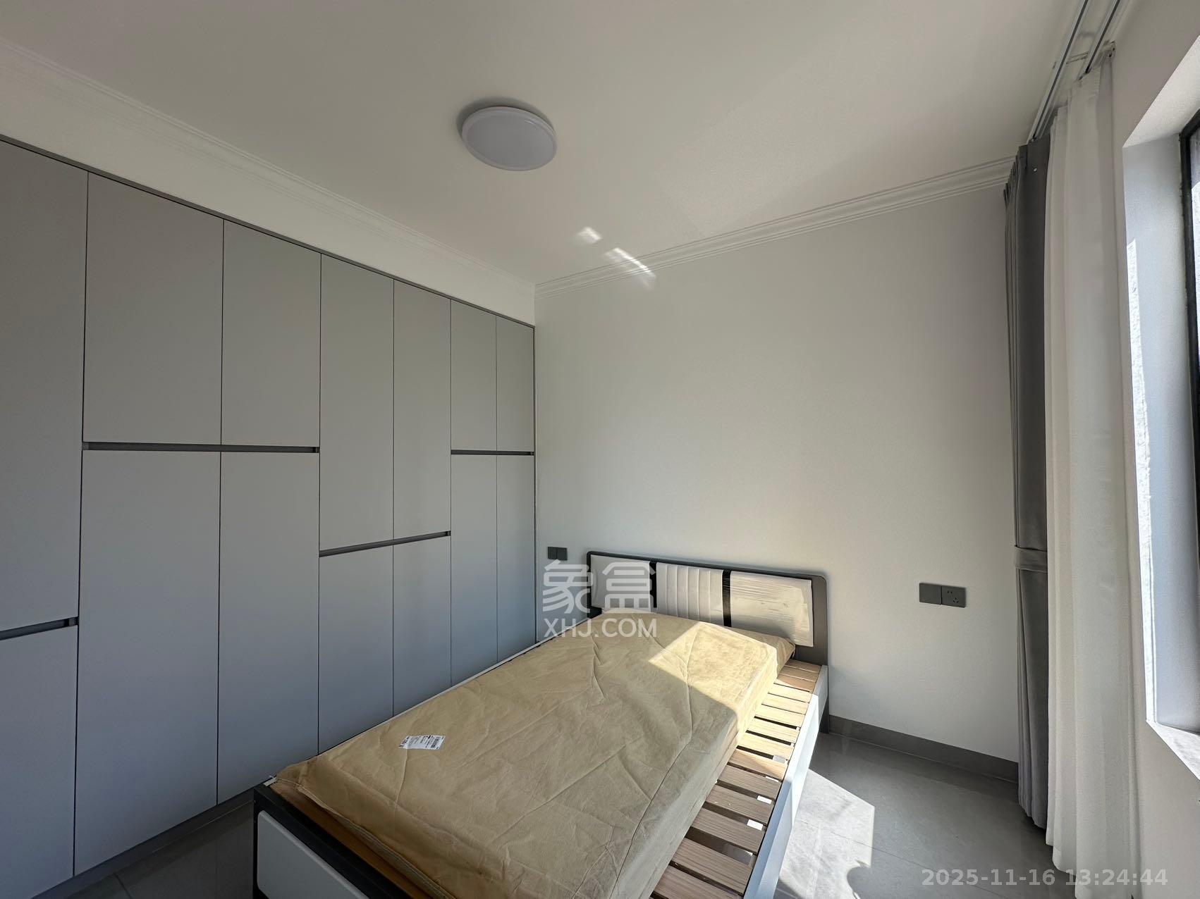 绿地海外滩二期  3室1厅1卫    2400.0元/月室内图