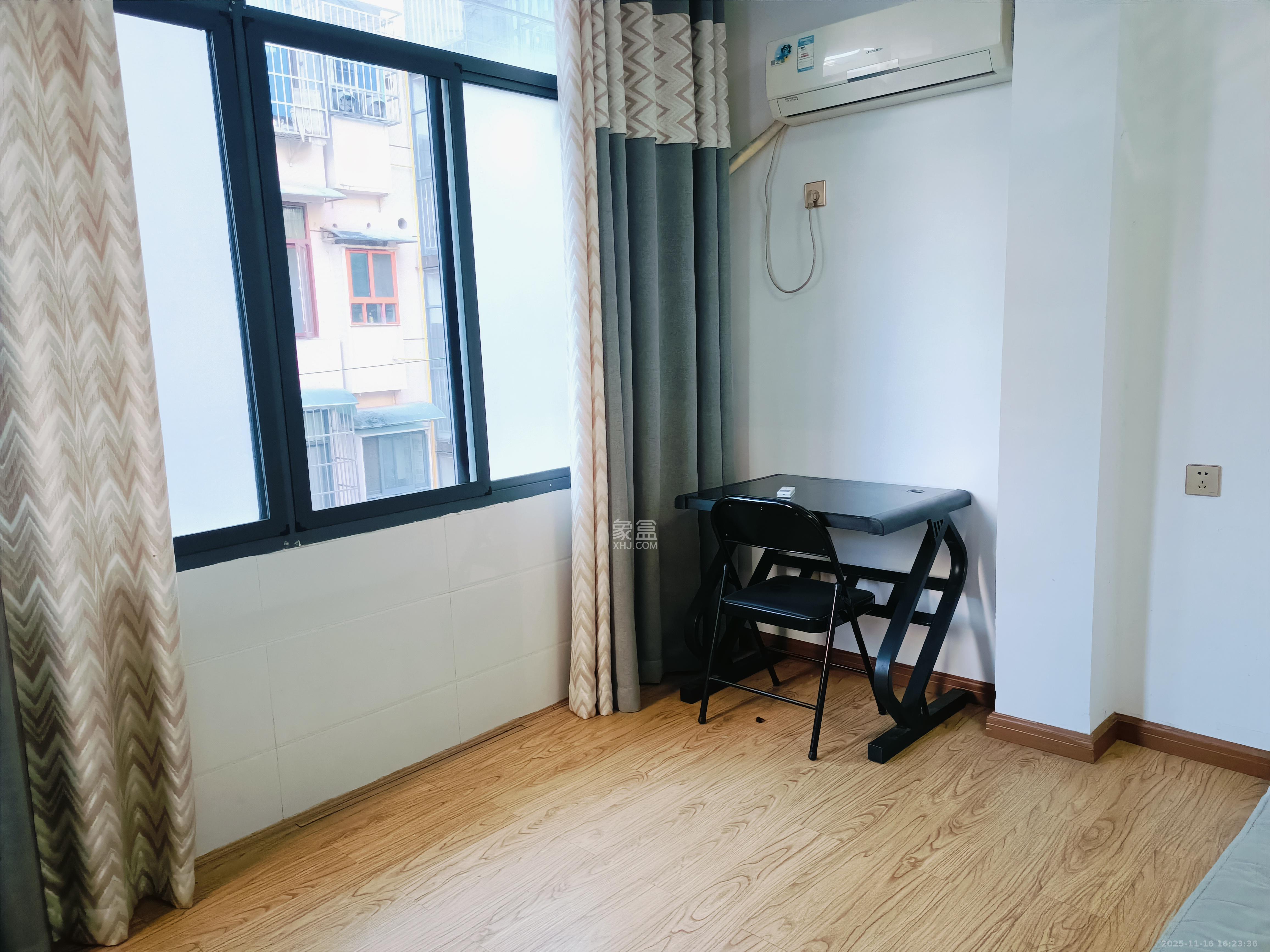 东风一村社区房（王家垅）  2室1厅1卫    1600.0元/月室内图