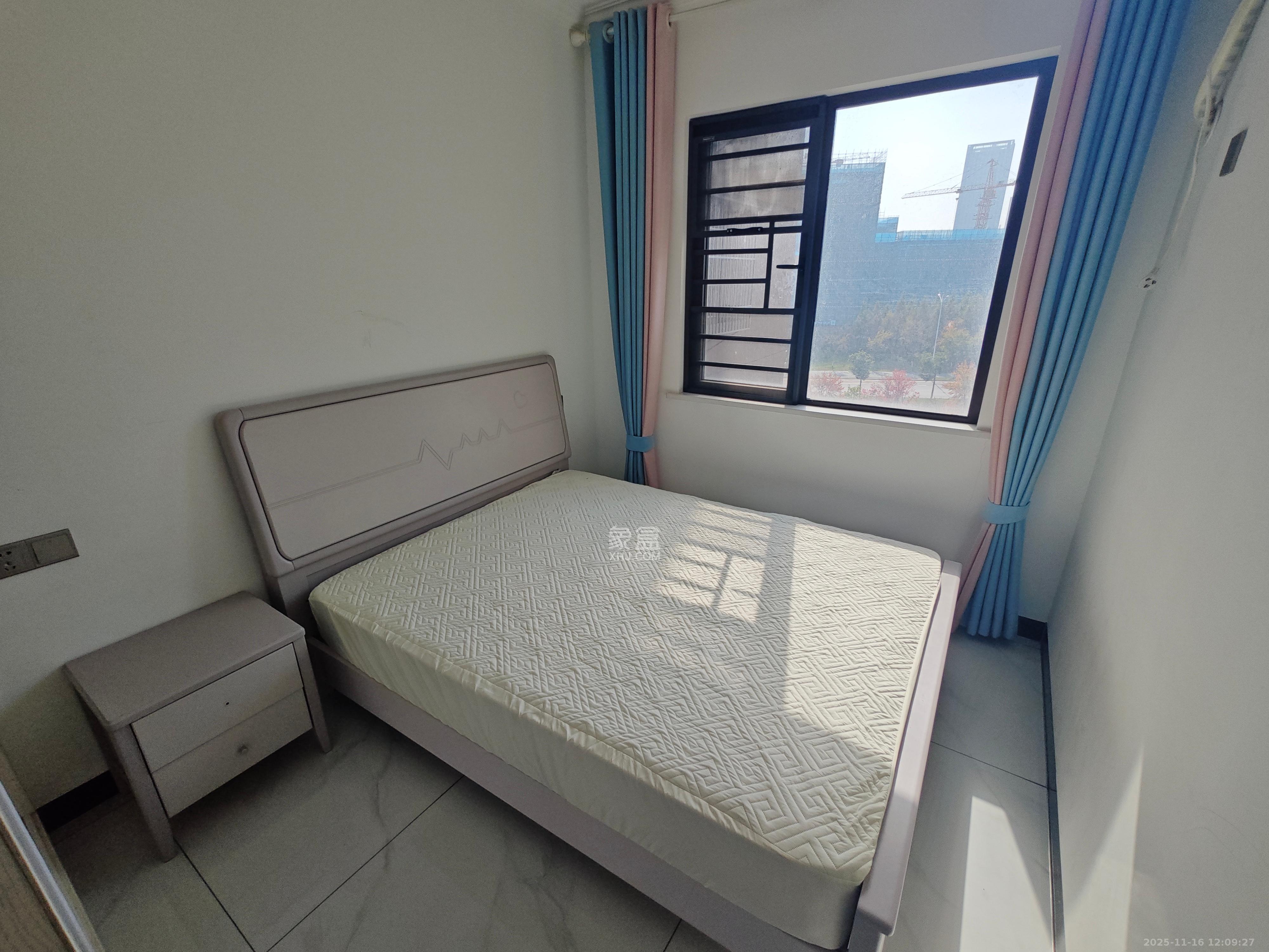 和润园三期  3室2厅2卫    2500.0元/月室内图