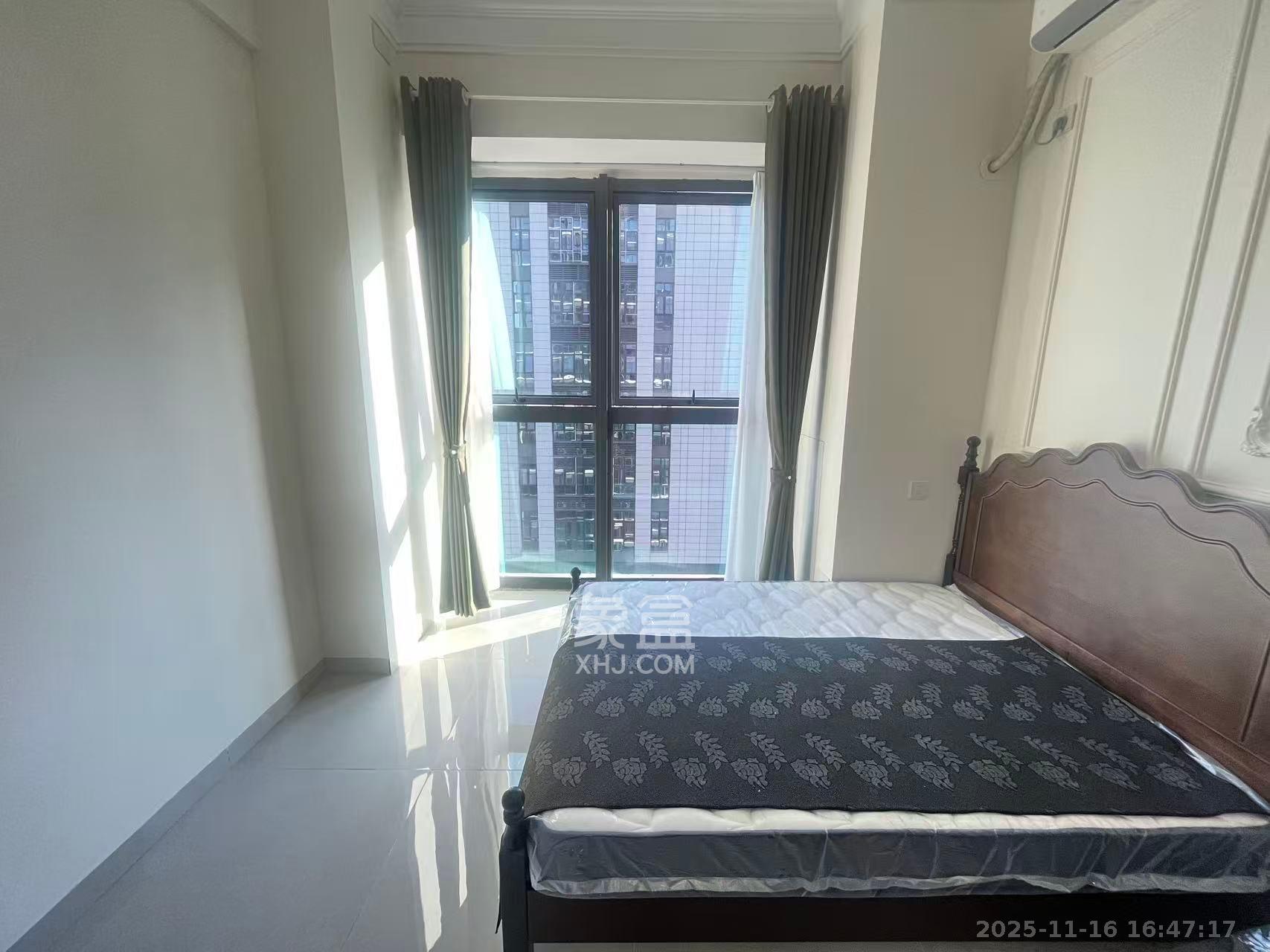 绿地商务广场  1室1厅1卫    1700.0元/月室内图