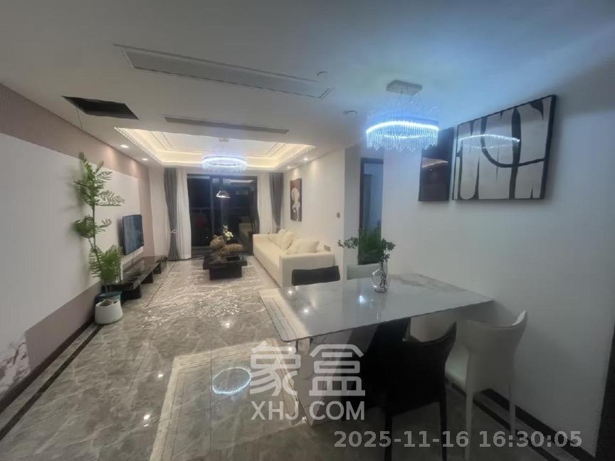 绿地长沙城际空间站（绿地新里佳苑）  3室2厅2卫    3300.0元/月