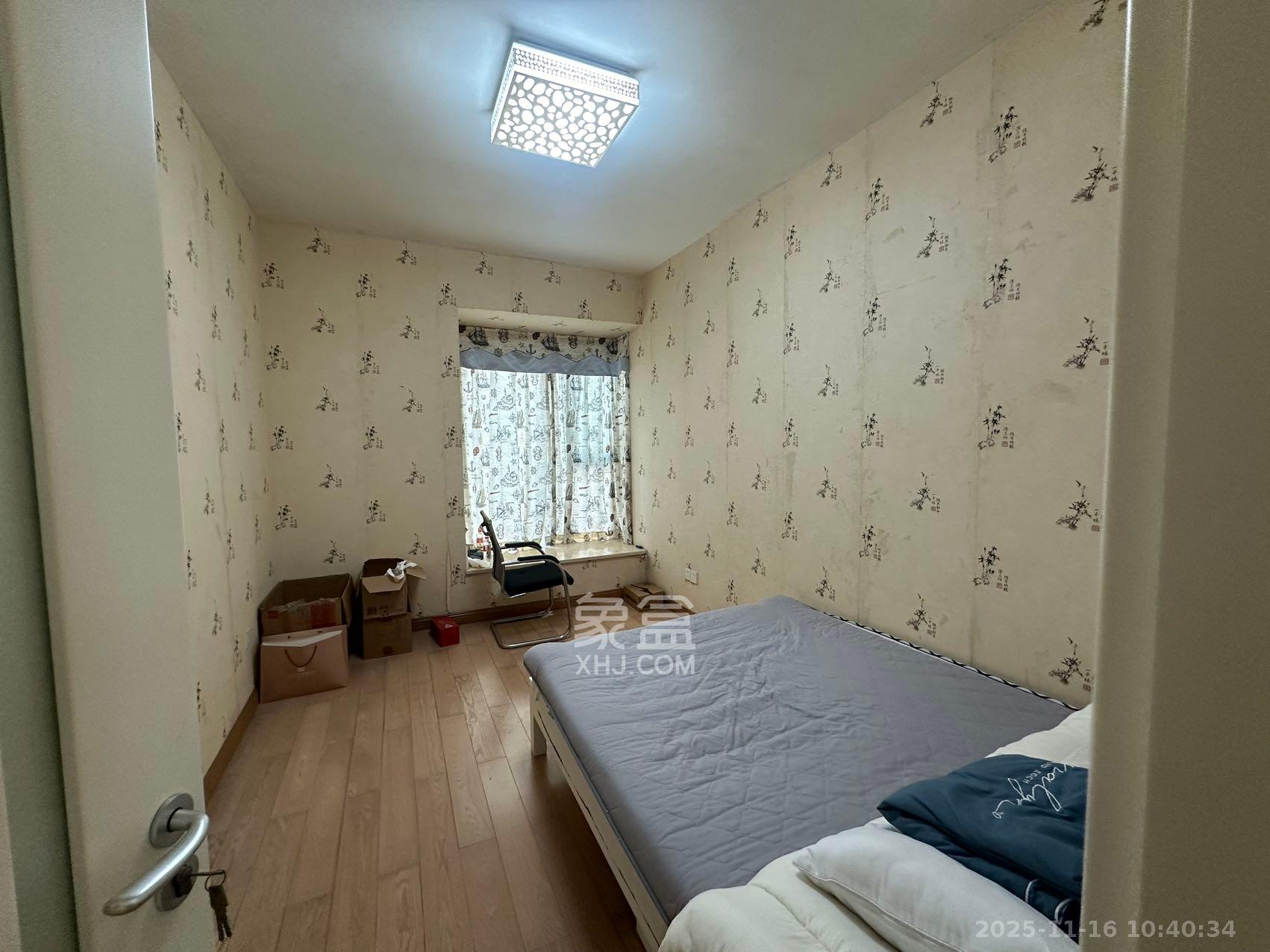 藏珑湖上国际花园  3室2厅2卫    3600.0元/月室内图