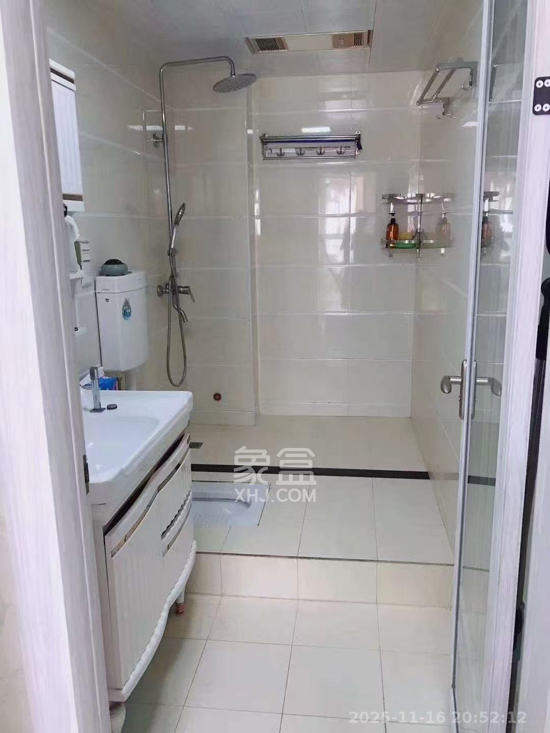 北辰三角洲E3区 1室1厅1卫 2700.0元/月 北辰三角洲E3区 1室1厅1卫 2700.0元/月室内图