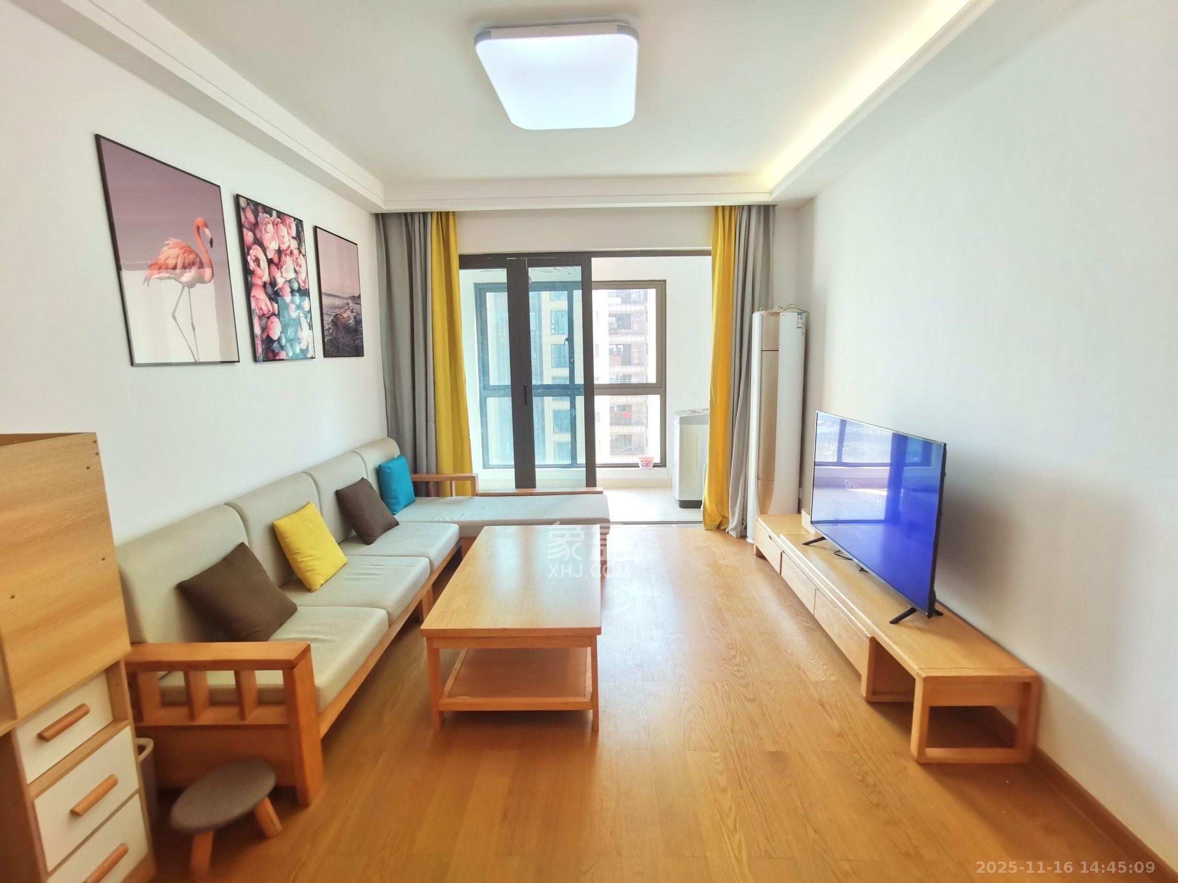 阳光城尚东湾蓝莓苑  3室1厅1卫    2500.0元/月室内图