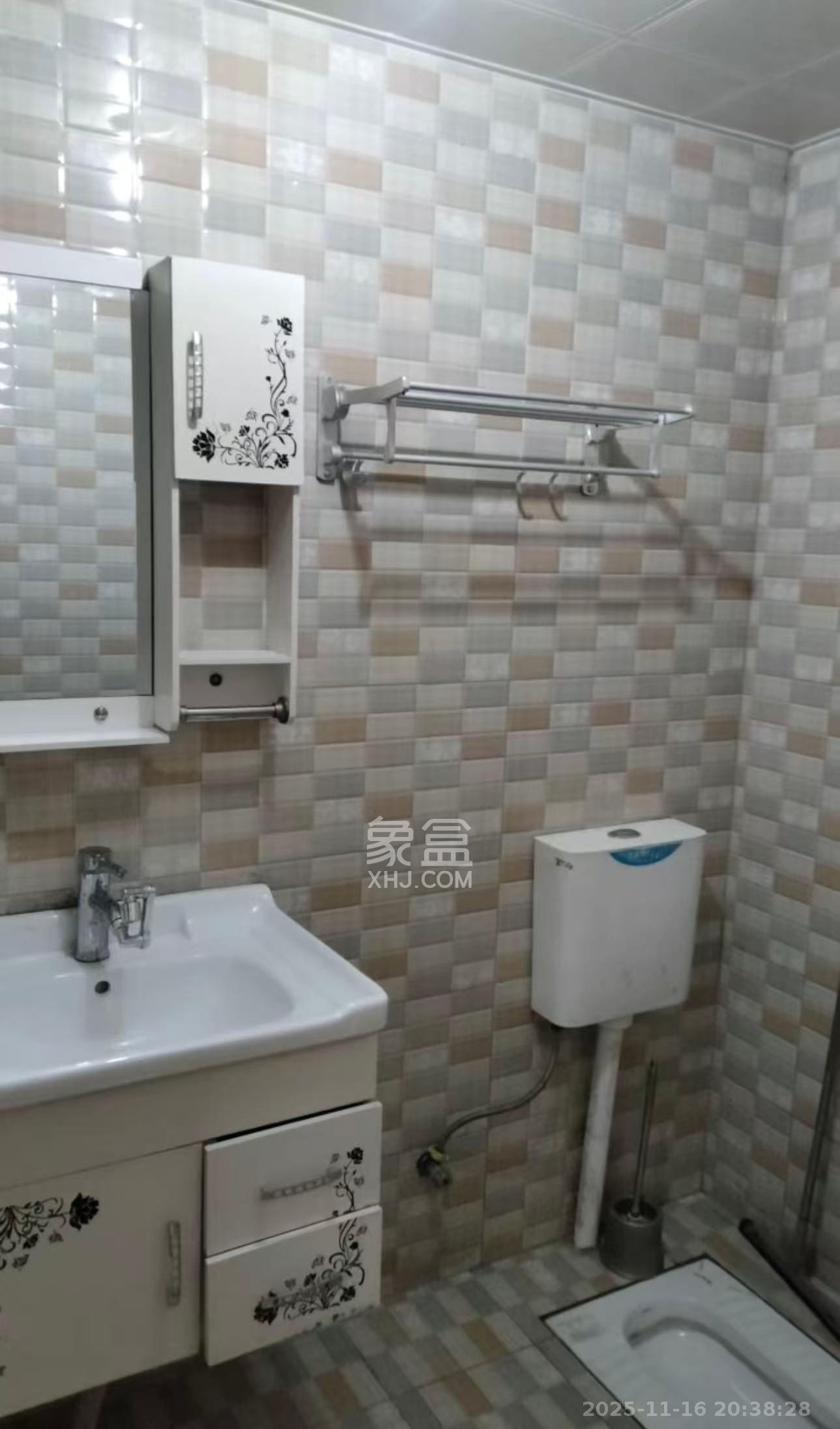 岳北和苑  1室1厅1卫    1600.0元/月室内图