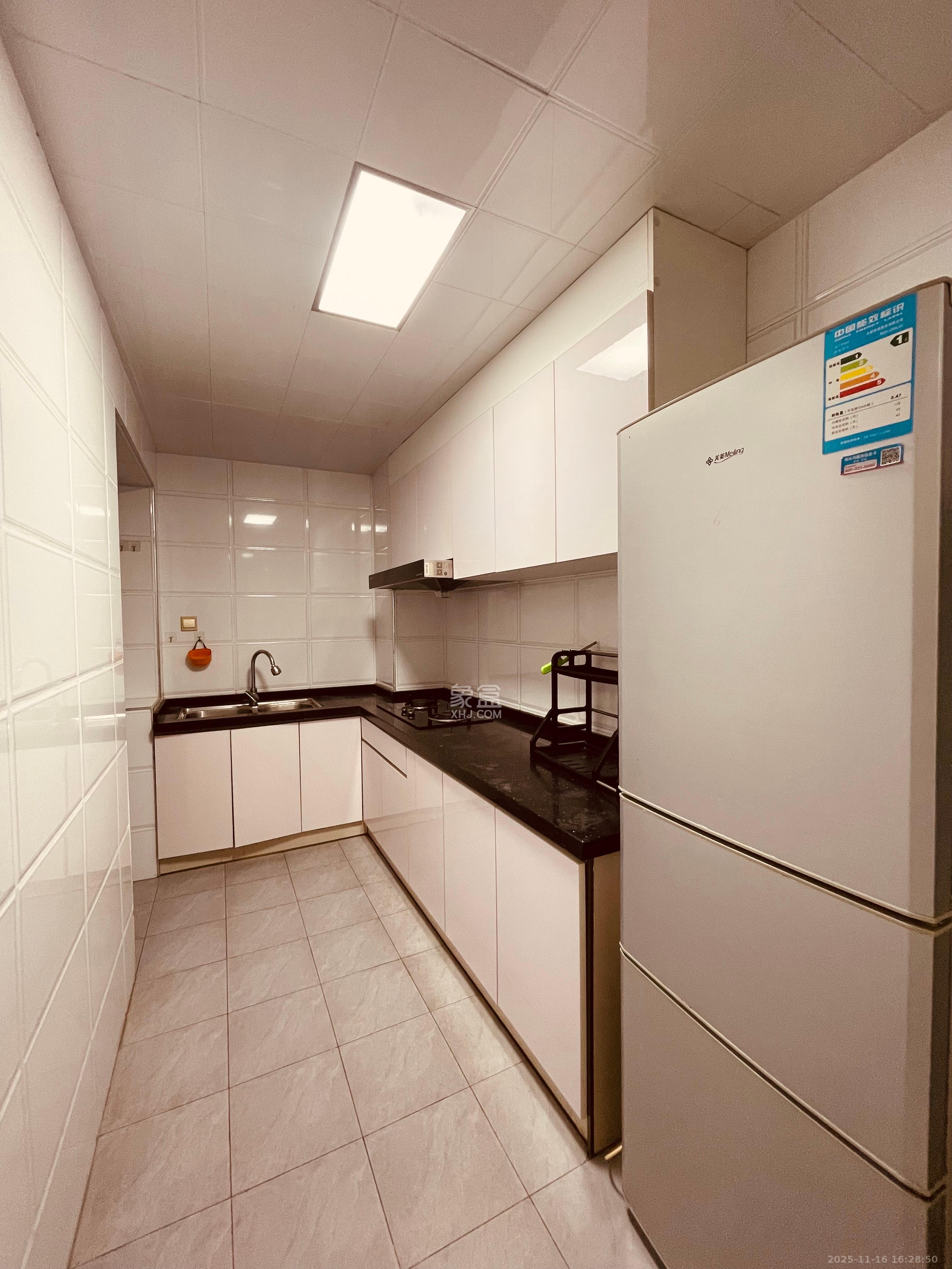 保利麓谷林语A区  2室2厅1卫    2100.0元/月室内图