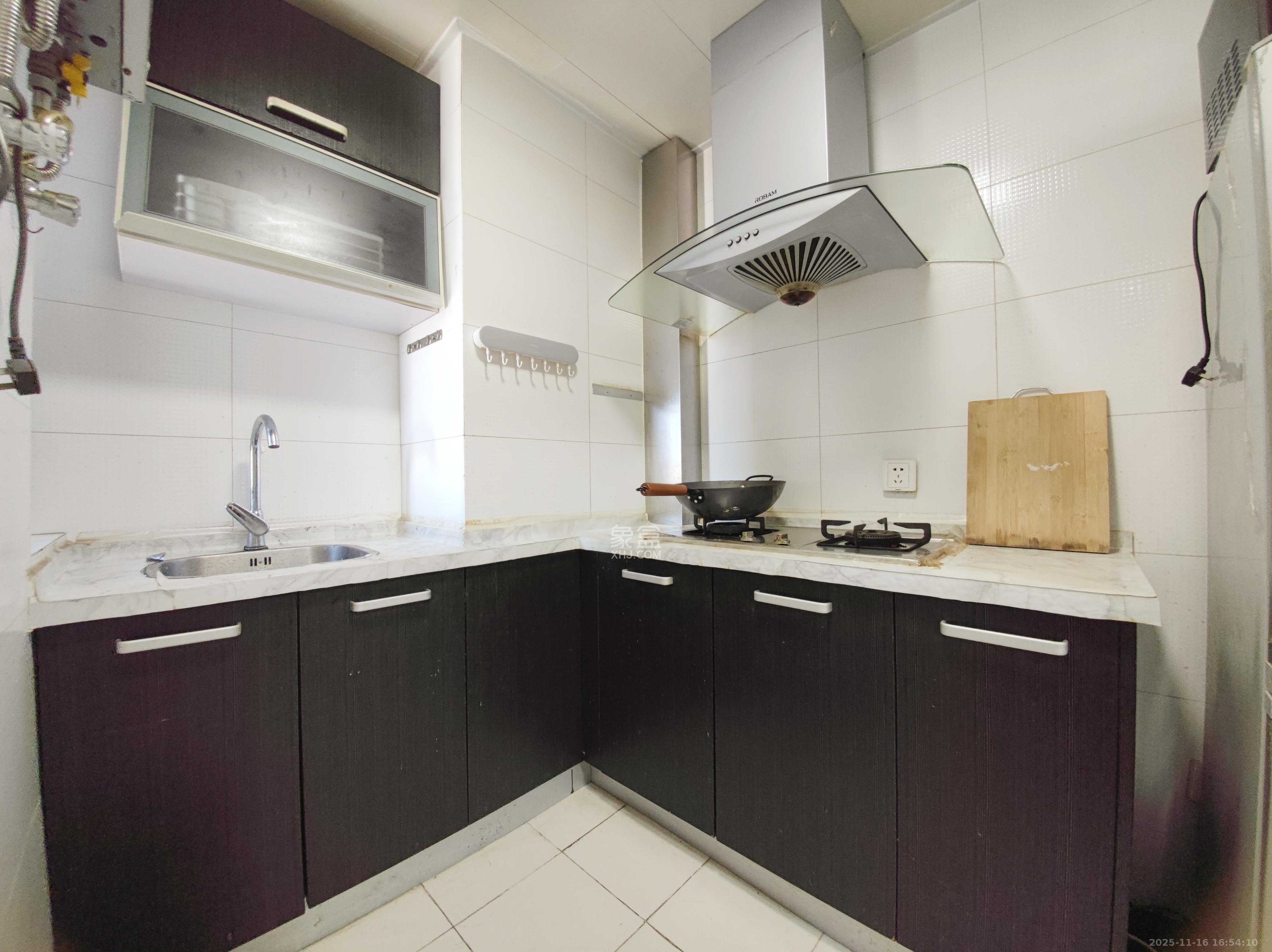 藏珑湖上国际花园  1室1厅1卫    1800.0元/月室内图