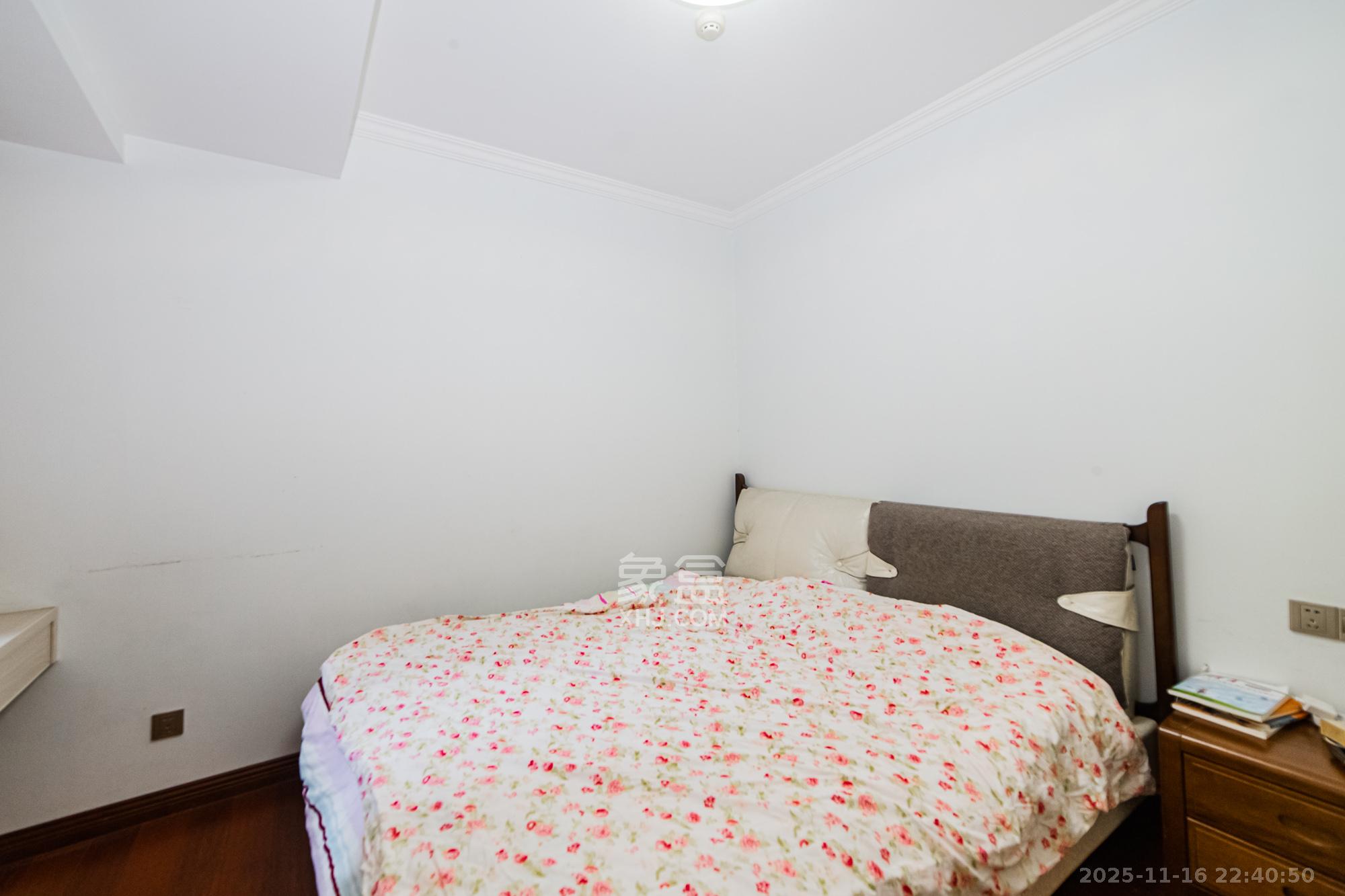 北辰三角洲E6区 3室1厅1卫 135.0万 北辰三角洲E6区 3室1厅1卫 135.0万卧室