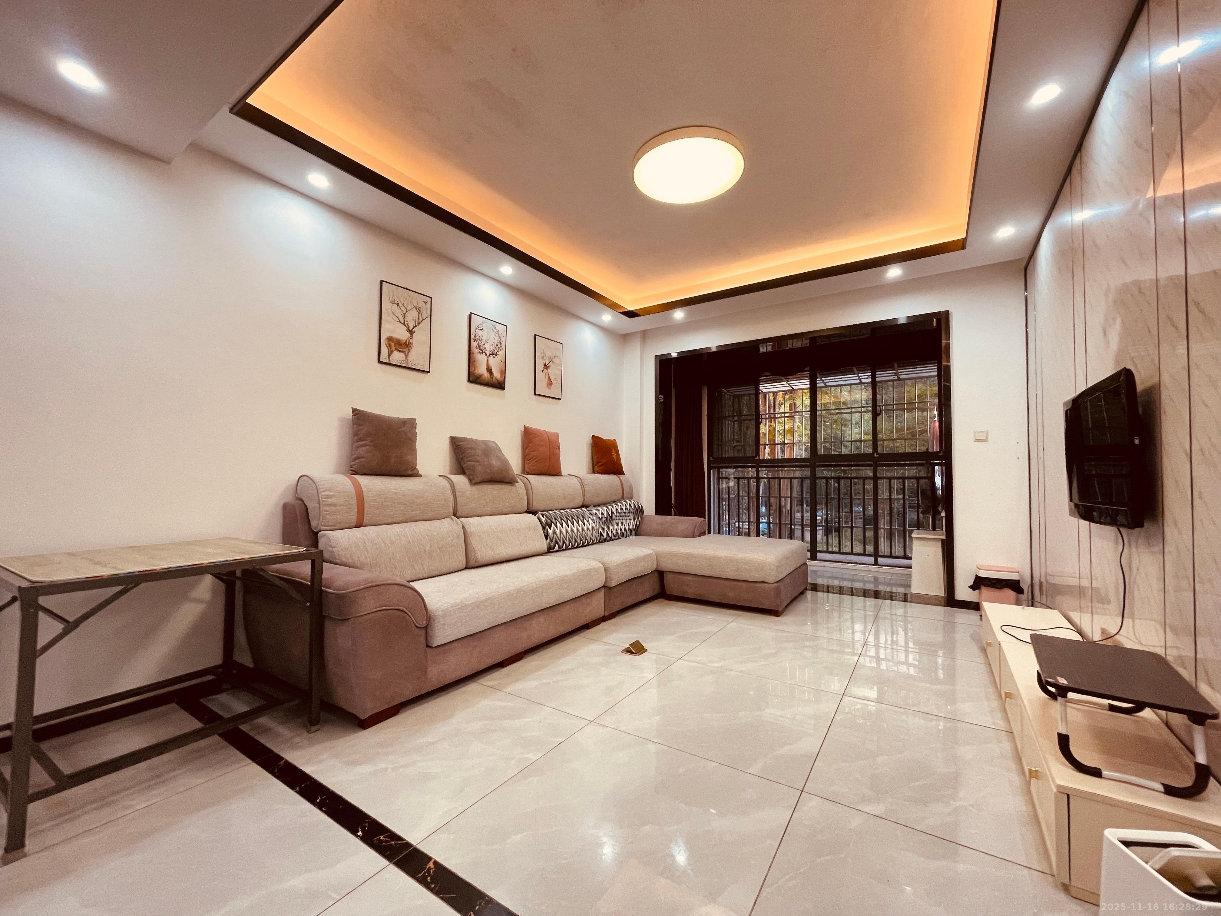 保利麓谷林语A区  2室2厅1卫    2100.0元/月室内图