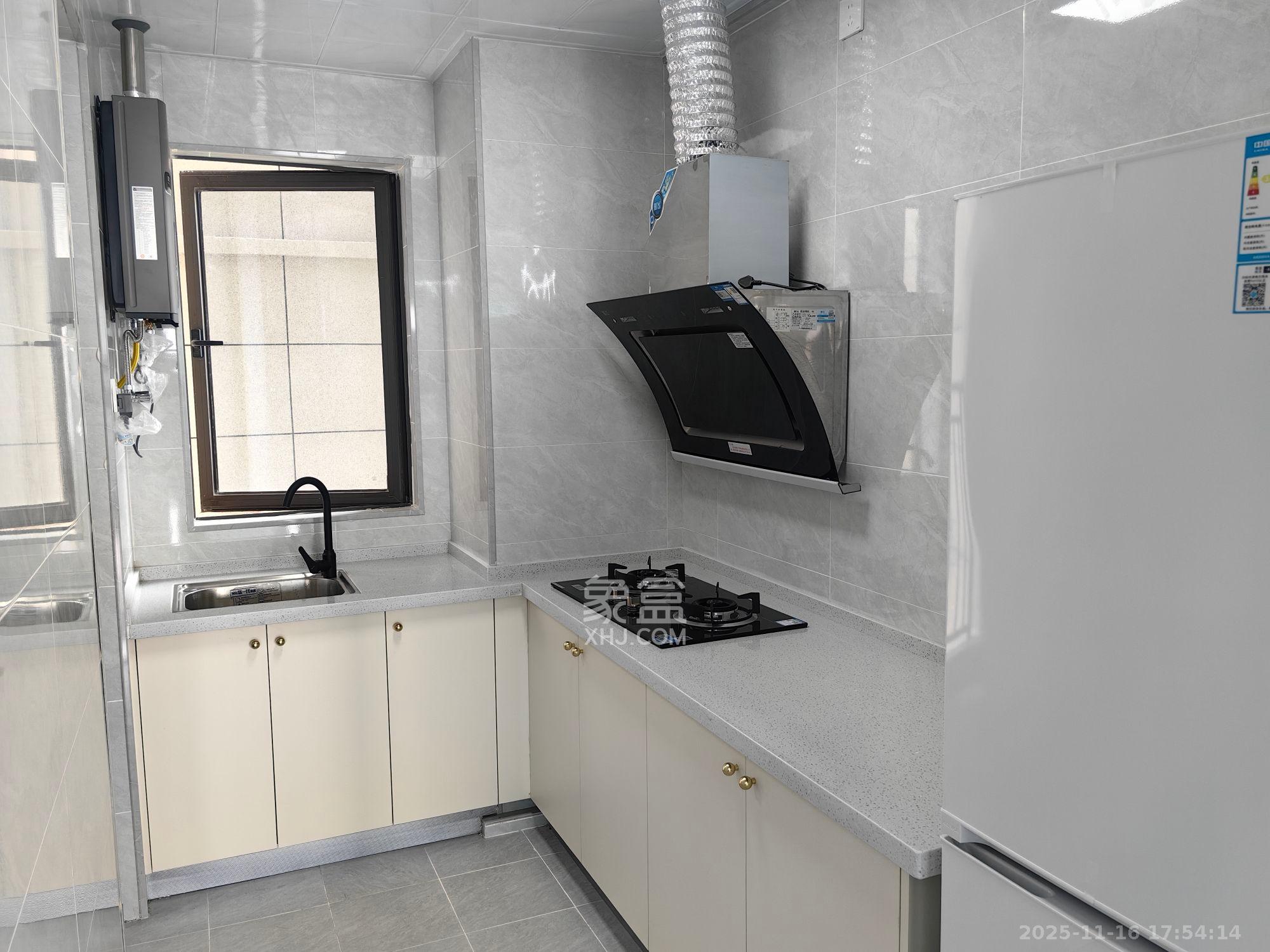 同鑫家园  1室0厅0卫    2000.0元/月