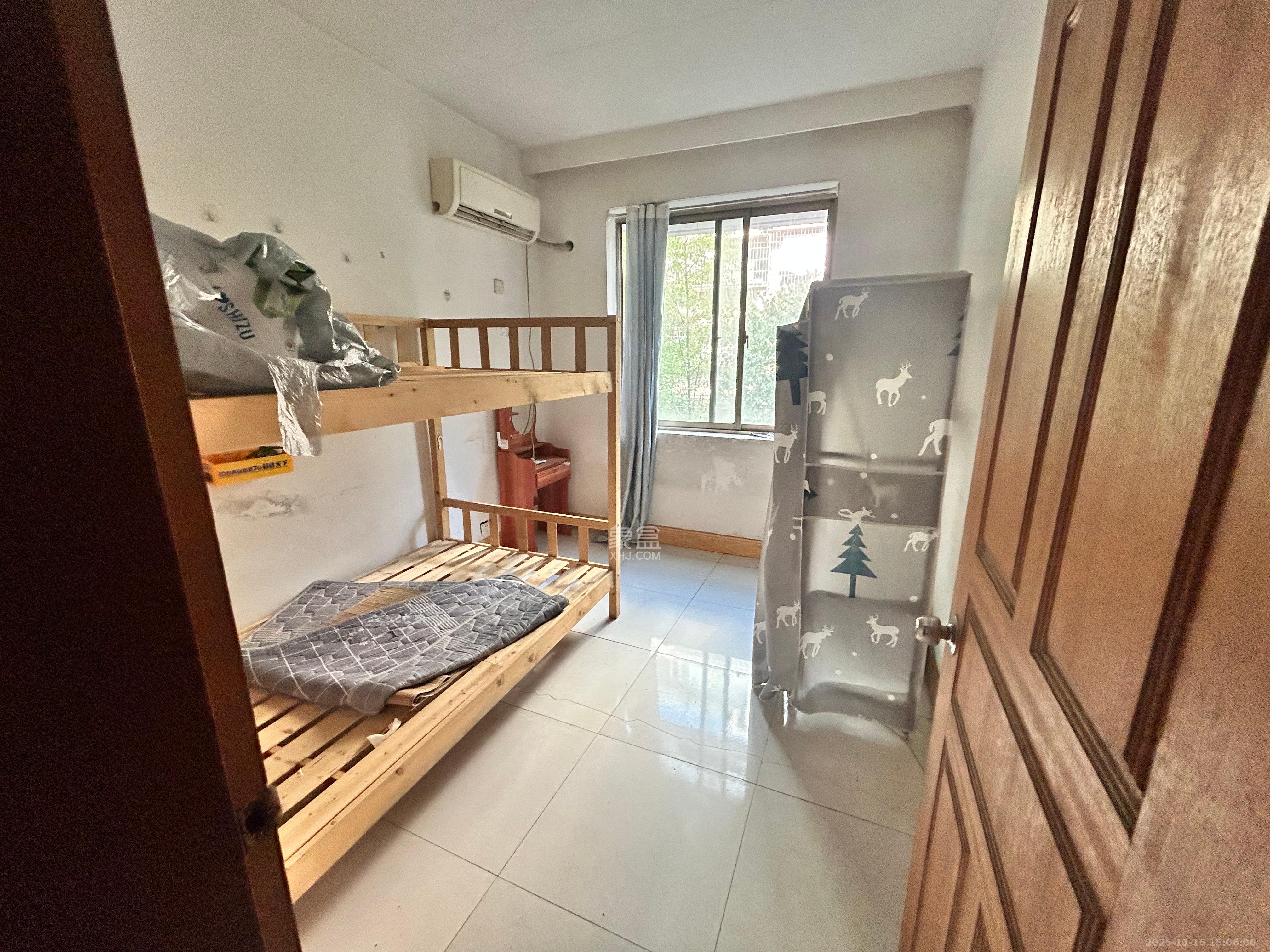 芙蓉公寓 1室2厅2卫 2500.0元/月 芙蓉公寓 1室2厅2卫 2500.0元/月室内图