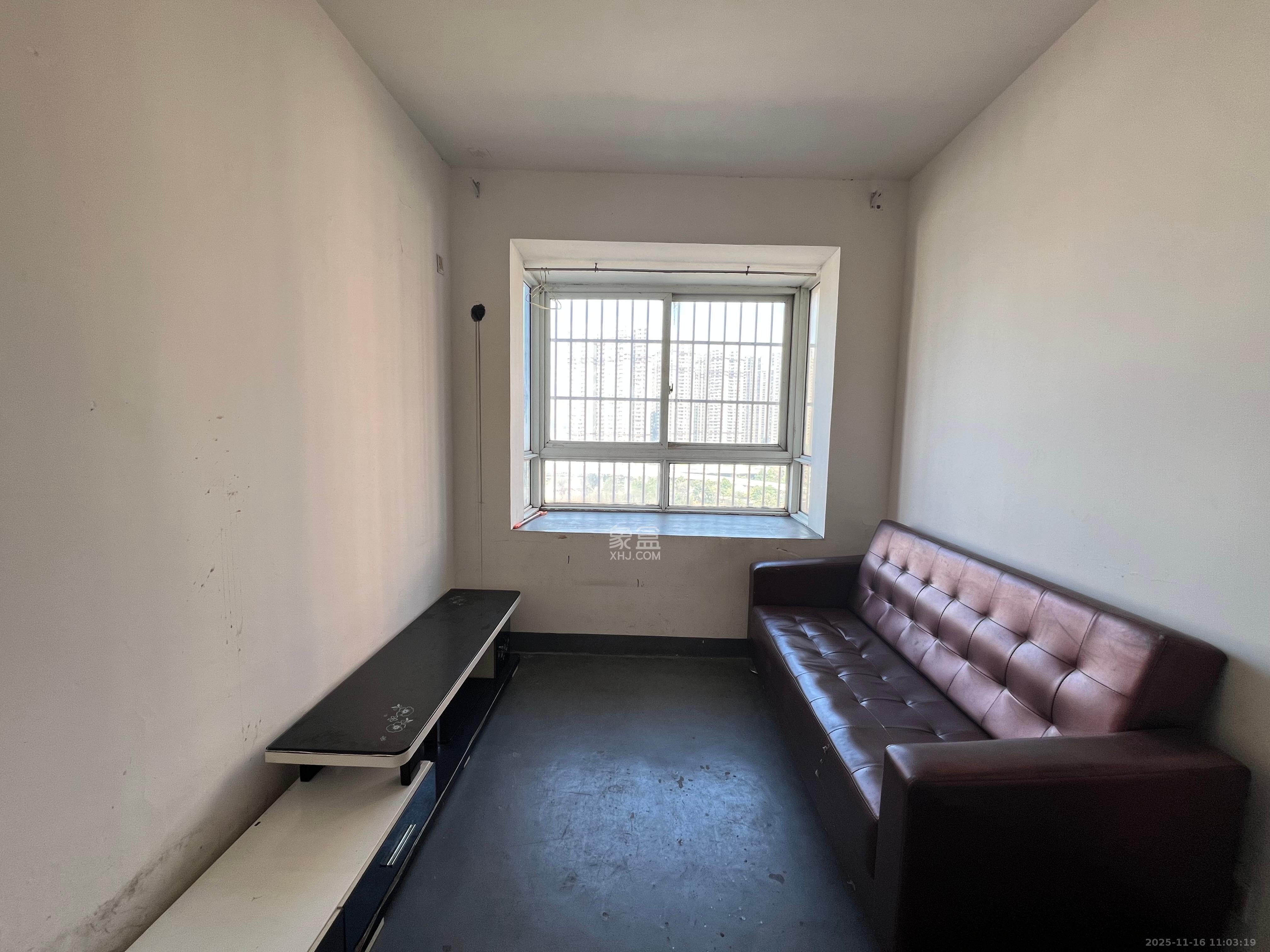 江景阳光  1室1厅1卫    700.0元/月