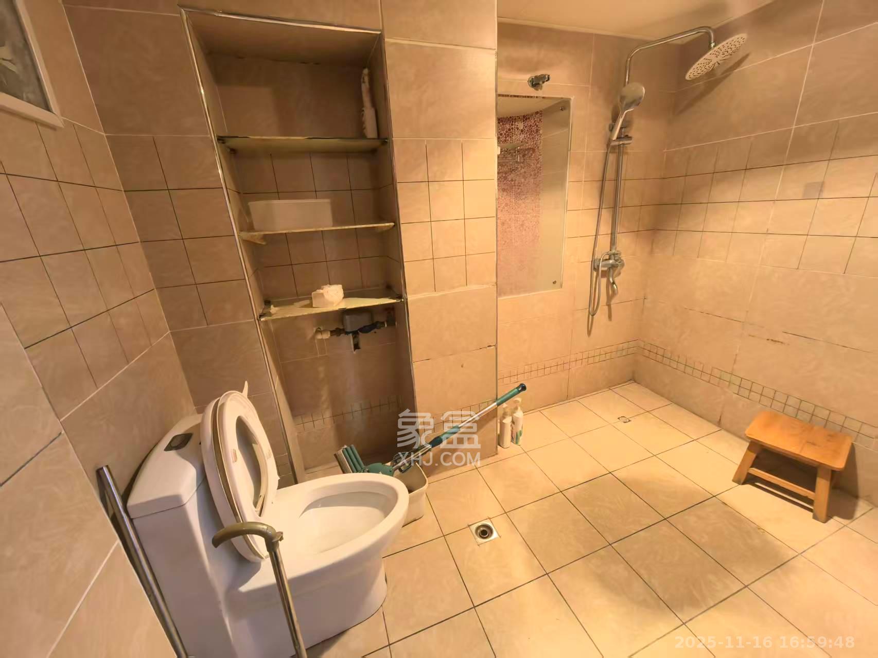 加加大街（华景苑）  1室1厅1卫    1300.0元/月室内图