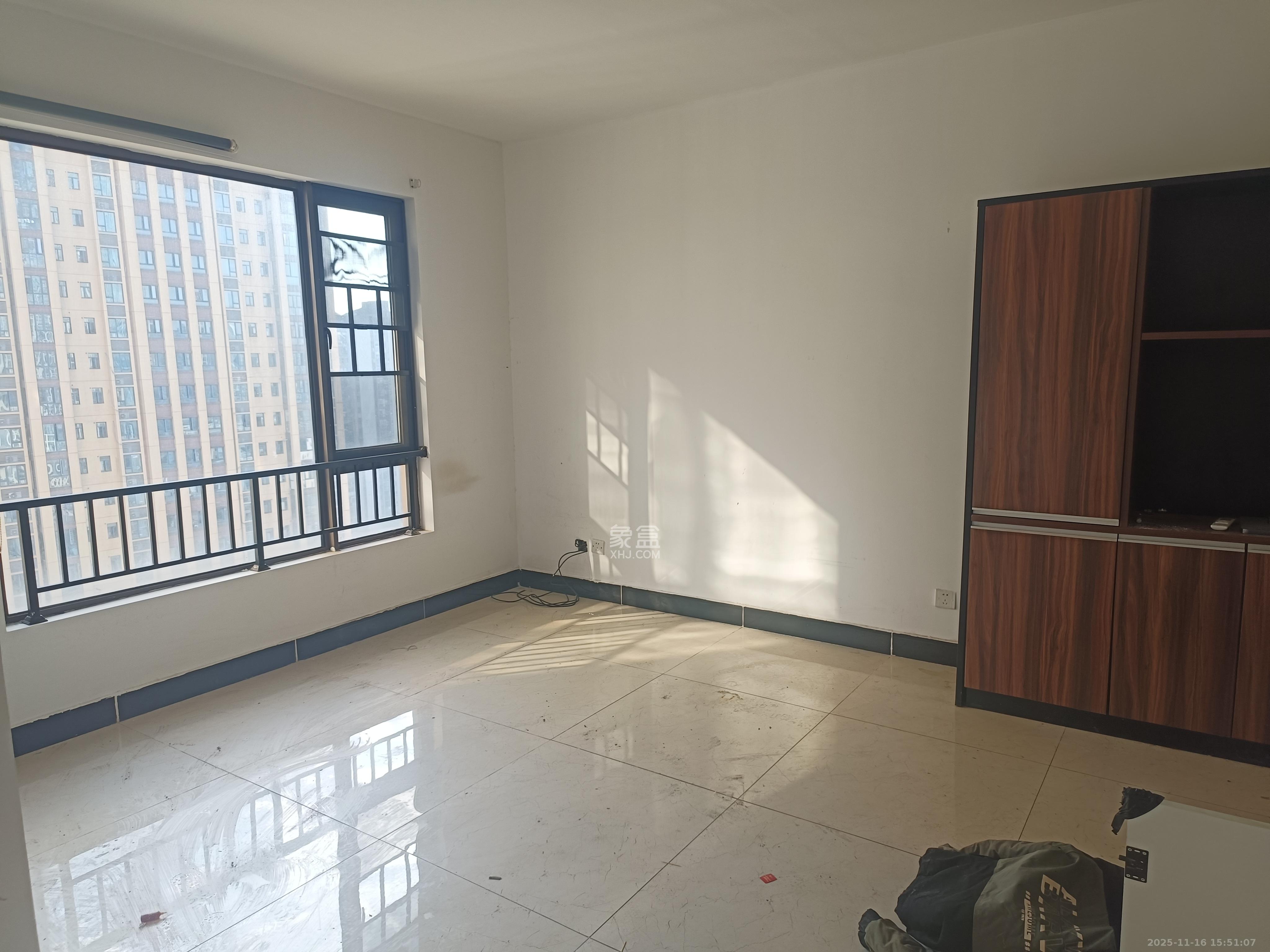 雨花公馆(紫苔名苑) 4室2厅2卫 3200.0元/月 雨花公馆(紫苔名苑) 4室2厅2卫 3200.0元/月室内图