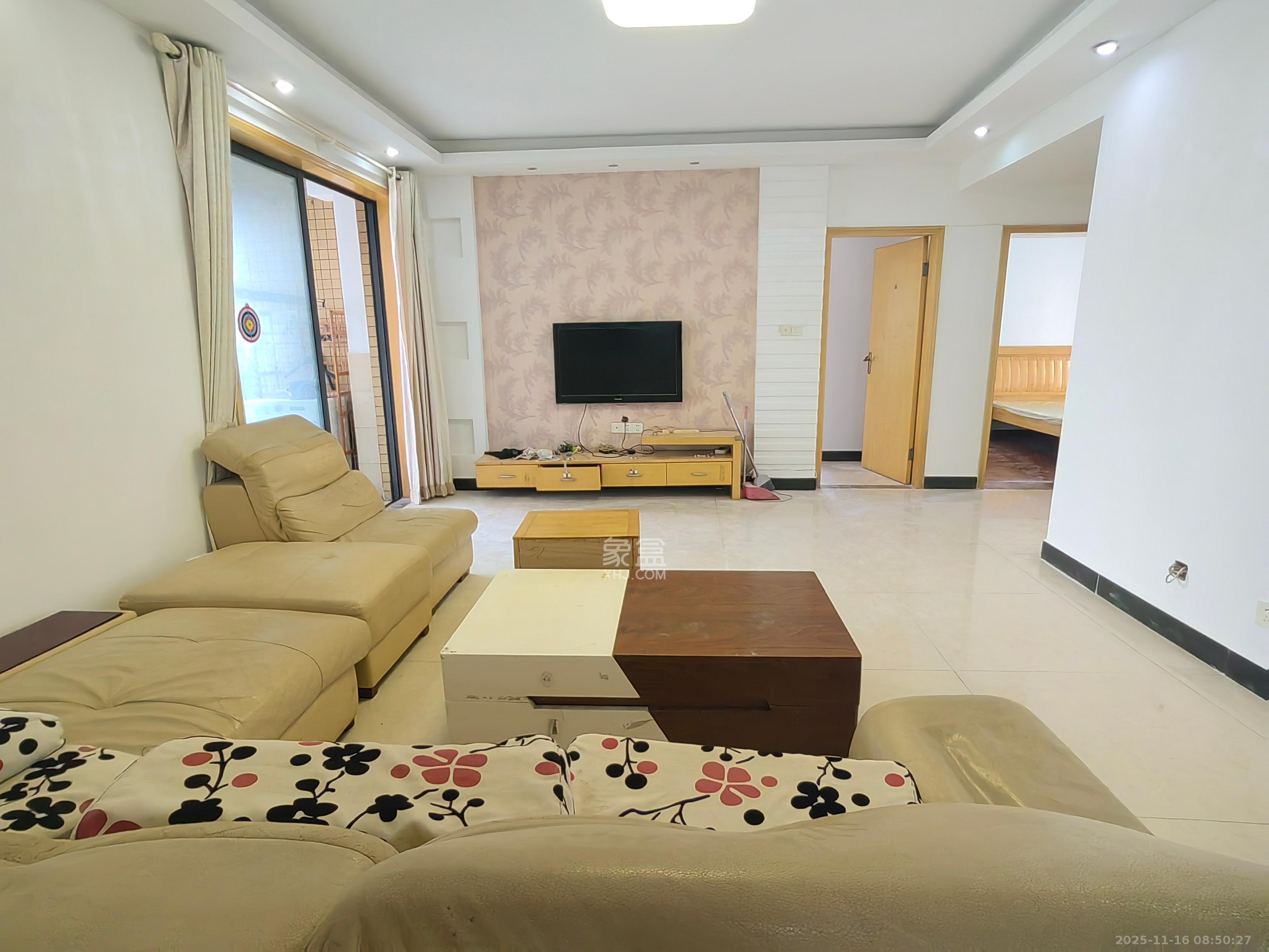 锦湘国际星城三期（锦绣苑）  3室2厅2卫    2500.0元/月室内图1