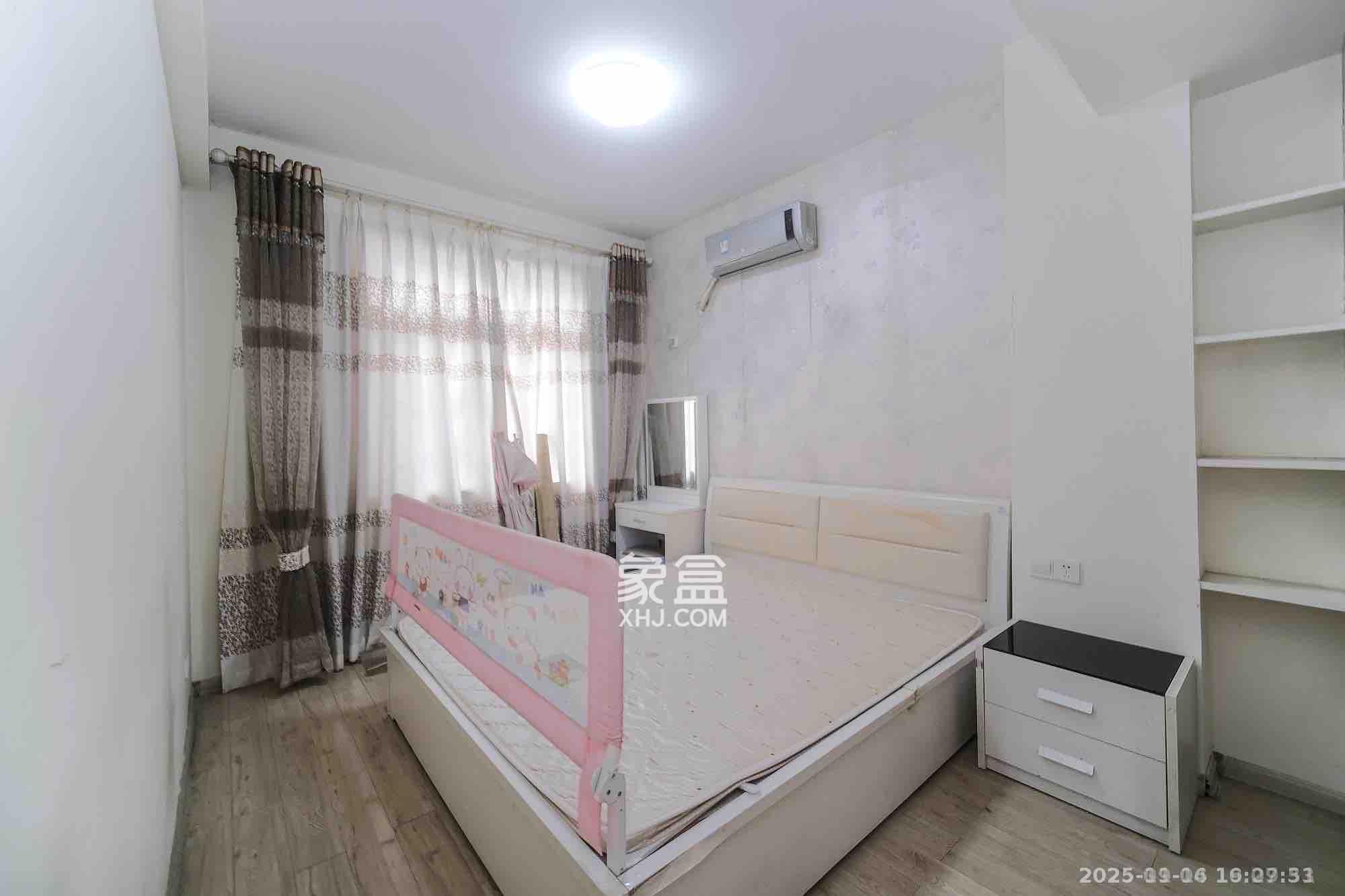 山水湾  3室2厅1卫    1600.0元/月室内图