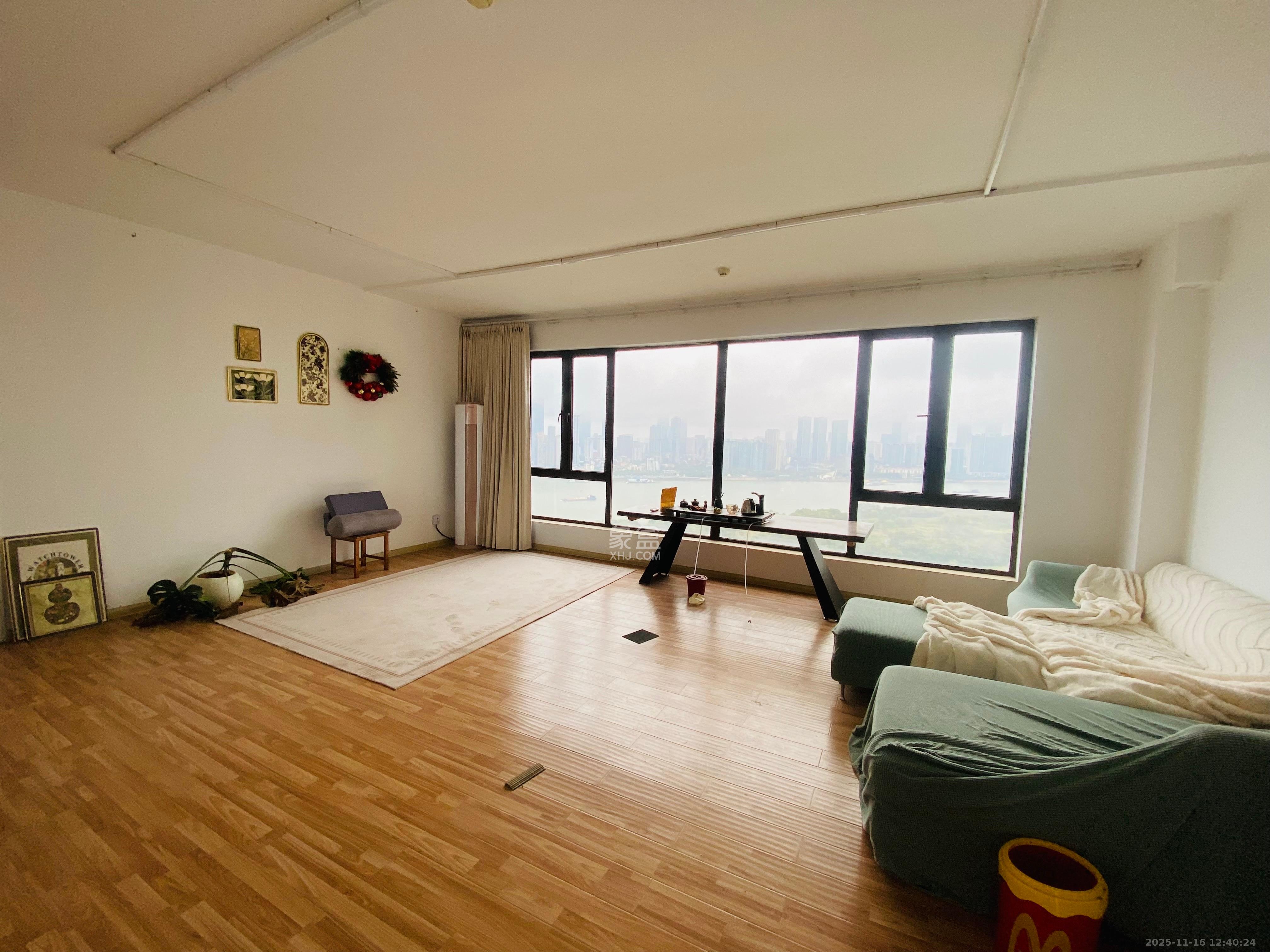 保利西海岸A区  4室2厅2卫    4500.0元/月