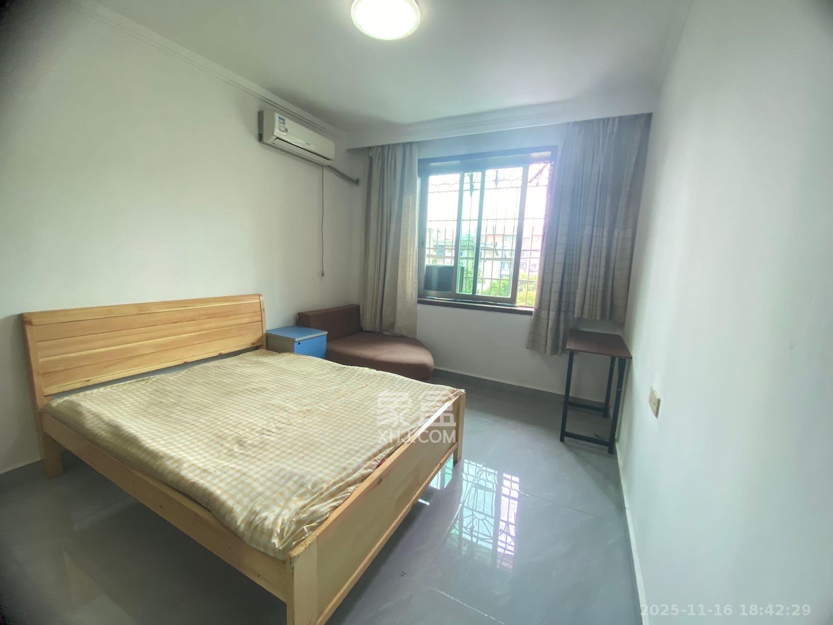 蒋家垅社区  1室1厅1卫    1400.0元/月室内图