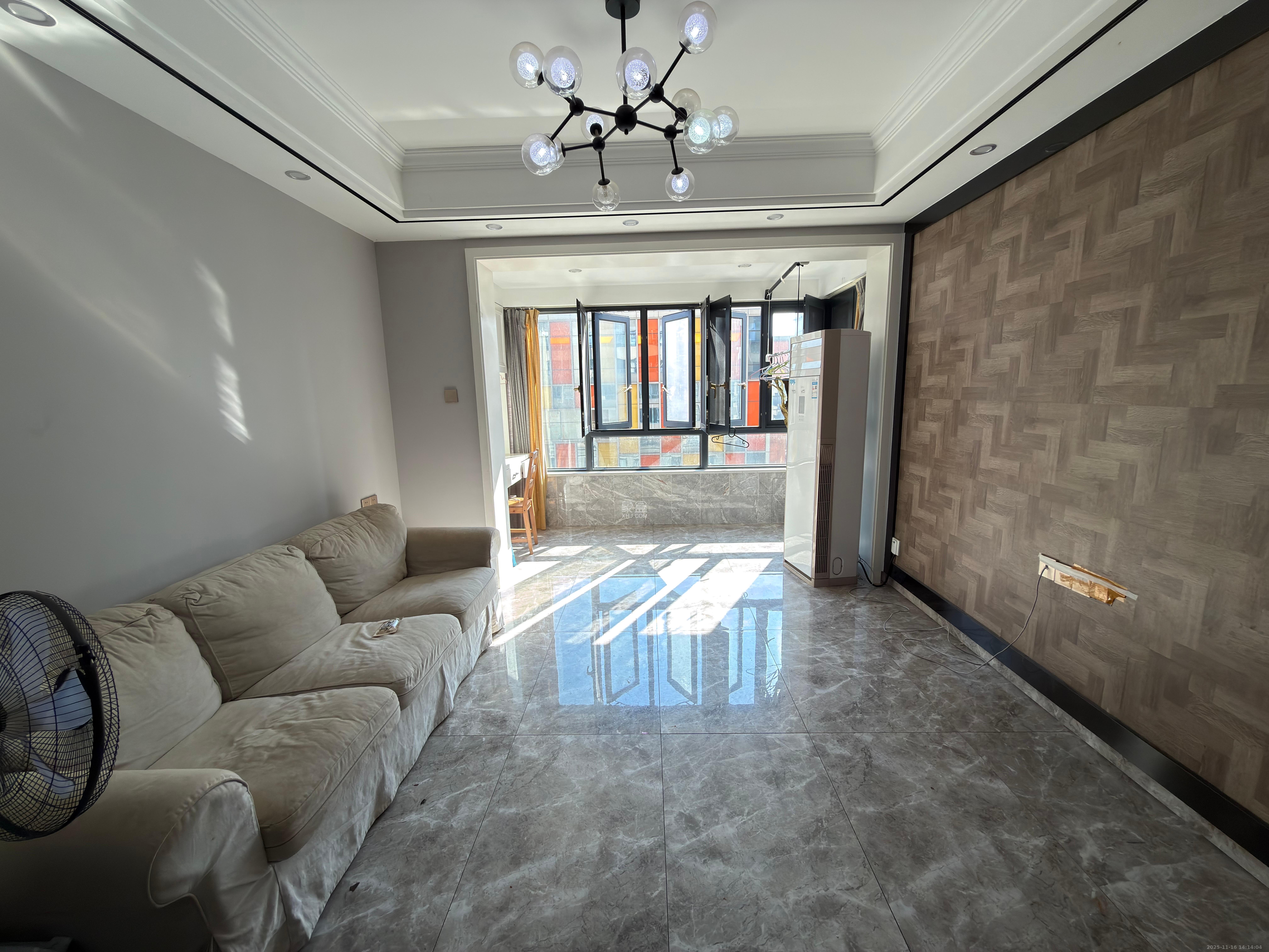 长房云时代 3室2厅1卫 2200.0元/月 长房云时代 3室2厅1卫 2200.0元/月室内图