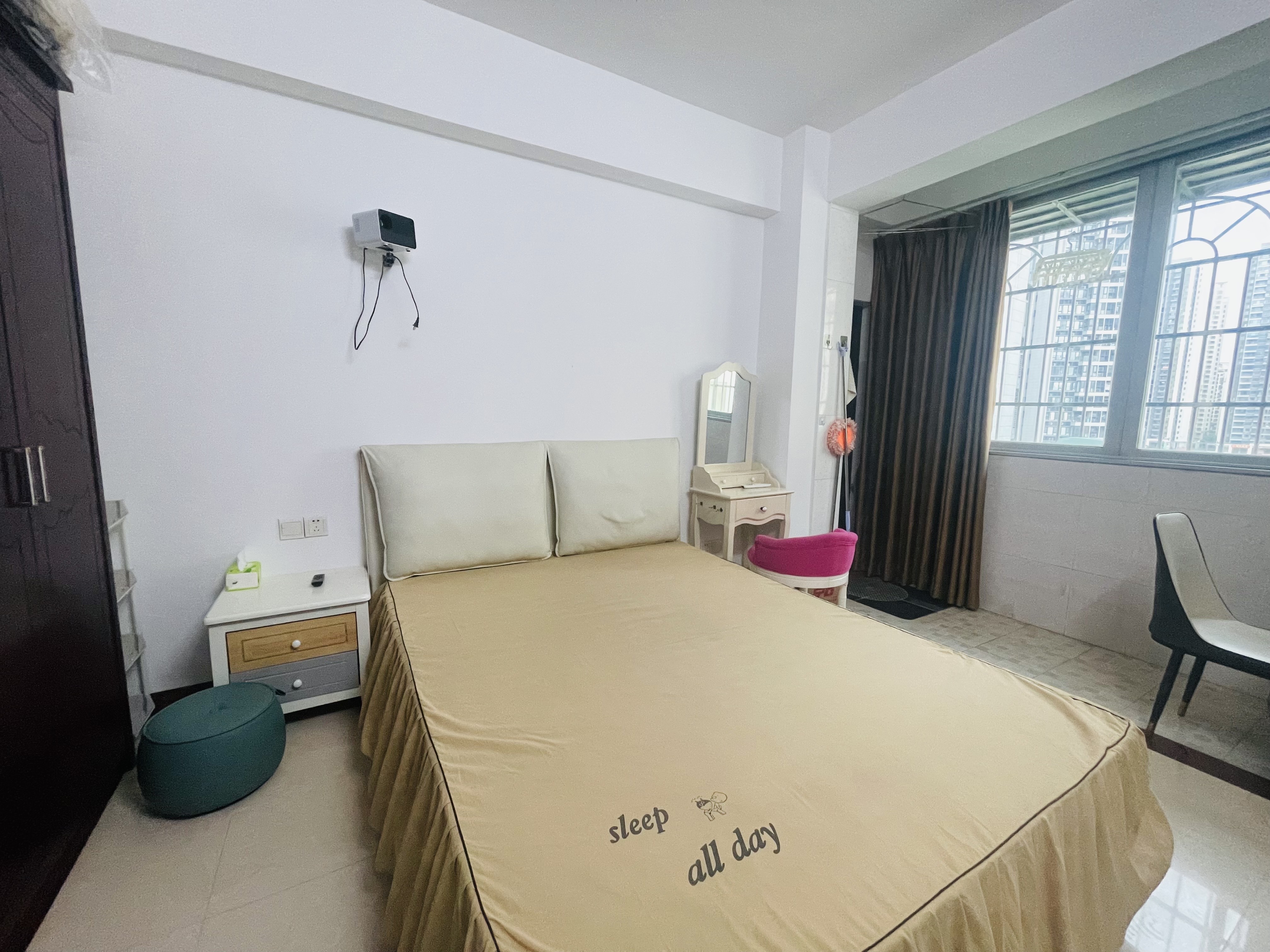 喜红公寓  3室2厅2卫    2600.0元/月室内图