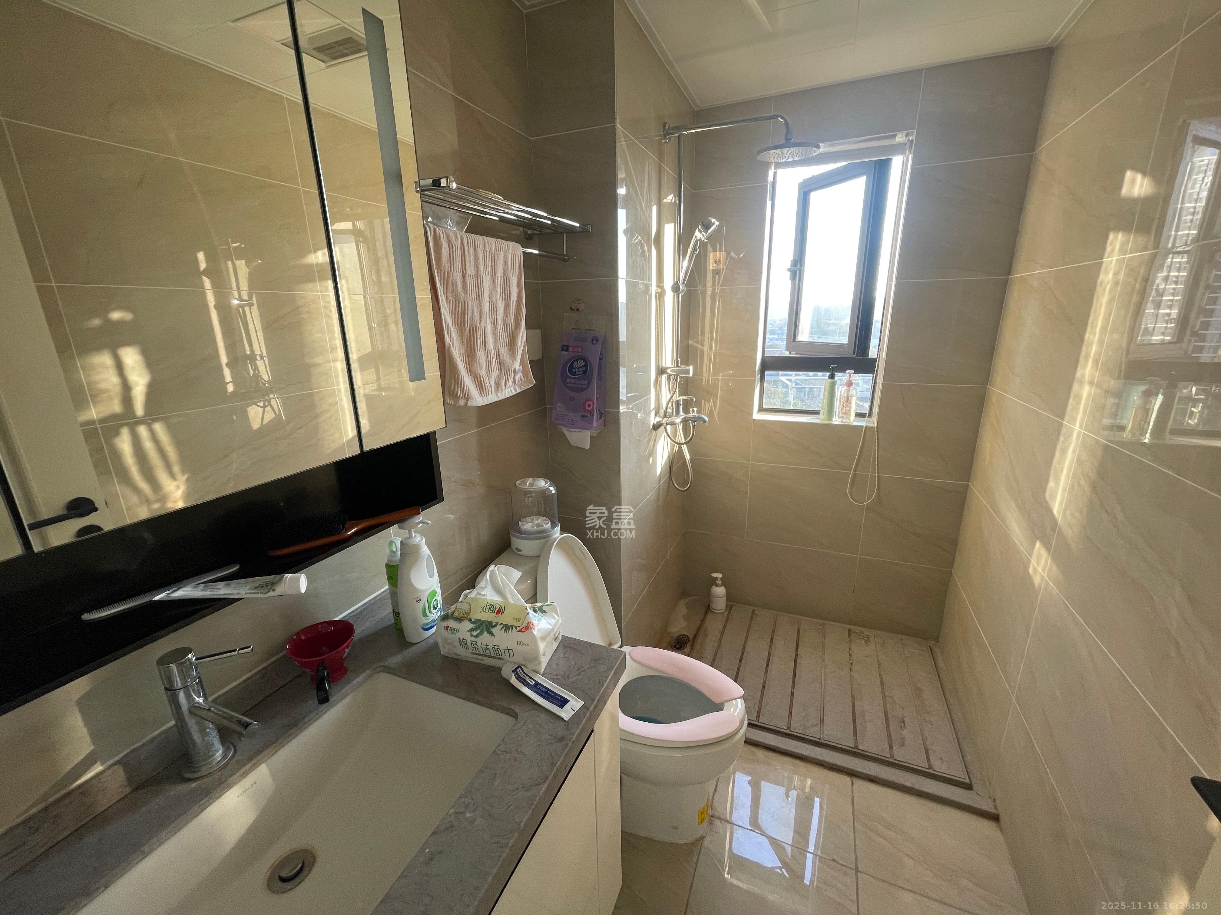 万科金色梦想C区  3室2厅2卫    3100.0元/月室内图