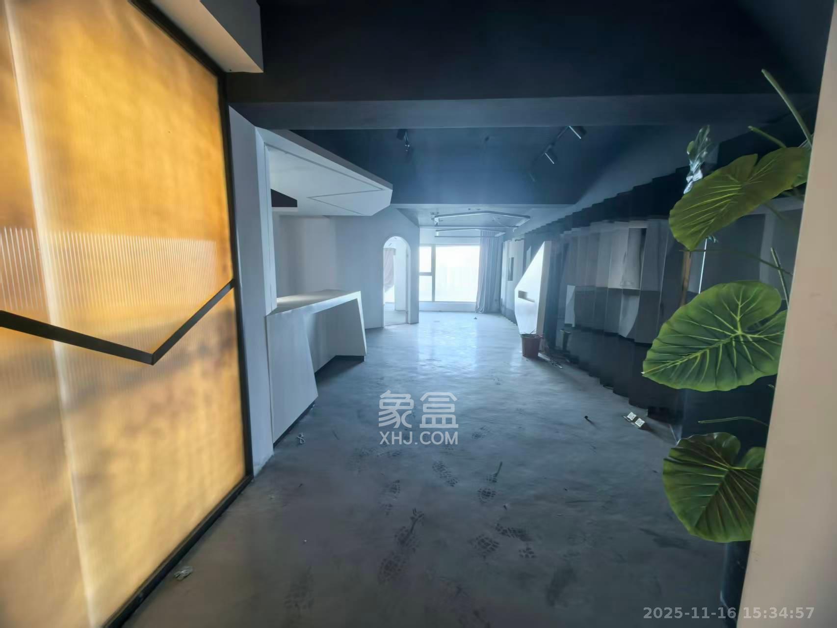 潮宗御苑  3室2厅2卫    6200.0元/月室内图