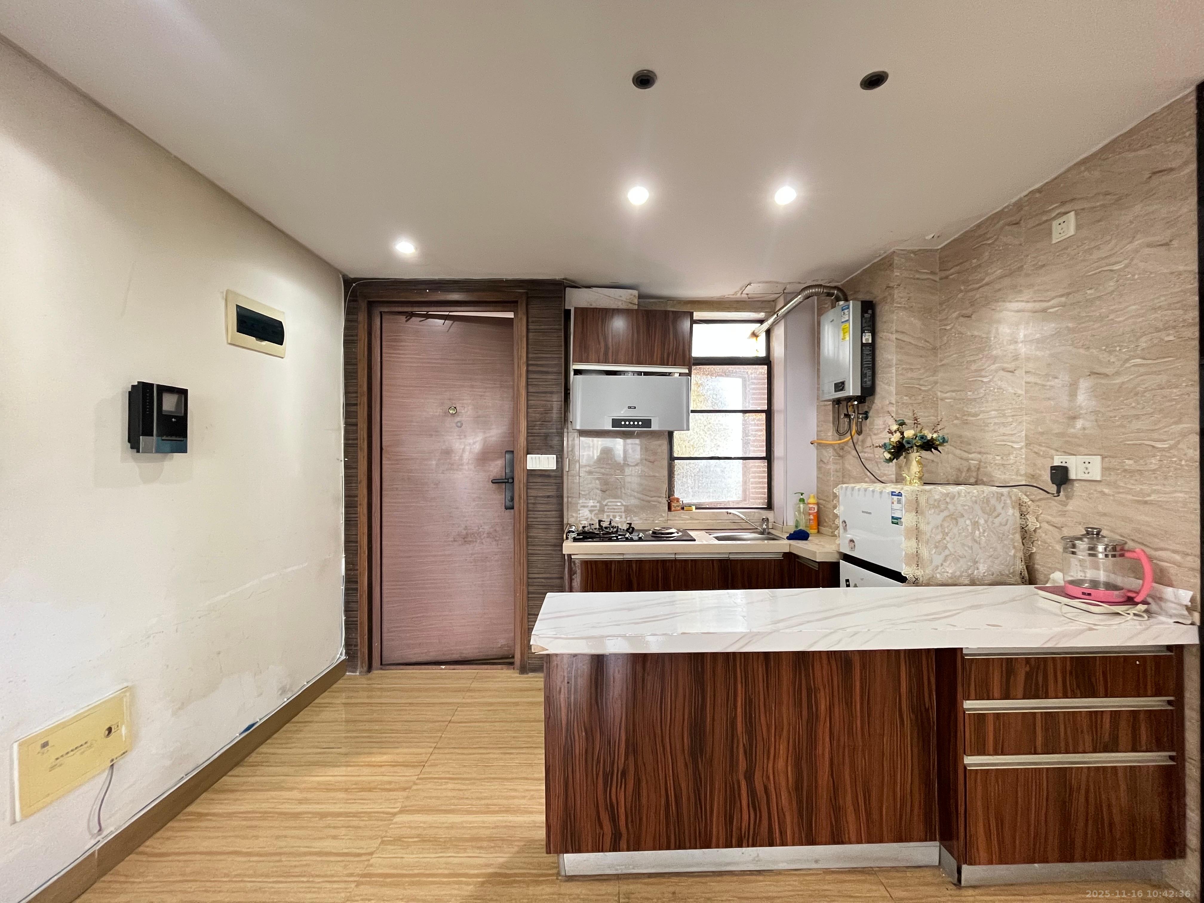 金土地第一湾  2室2厅1卫    2000.0元/月室内图