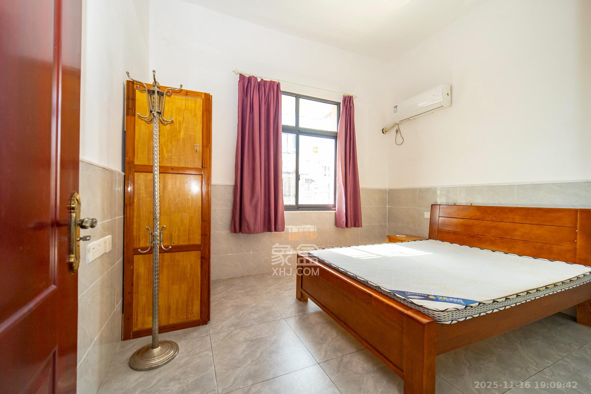 星沙三区  12室6厅12卫    269.8万卧室