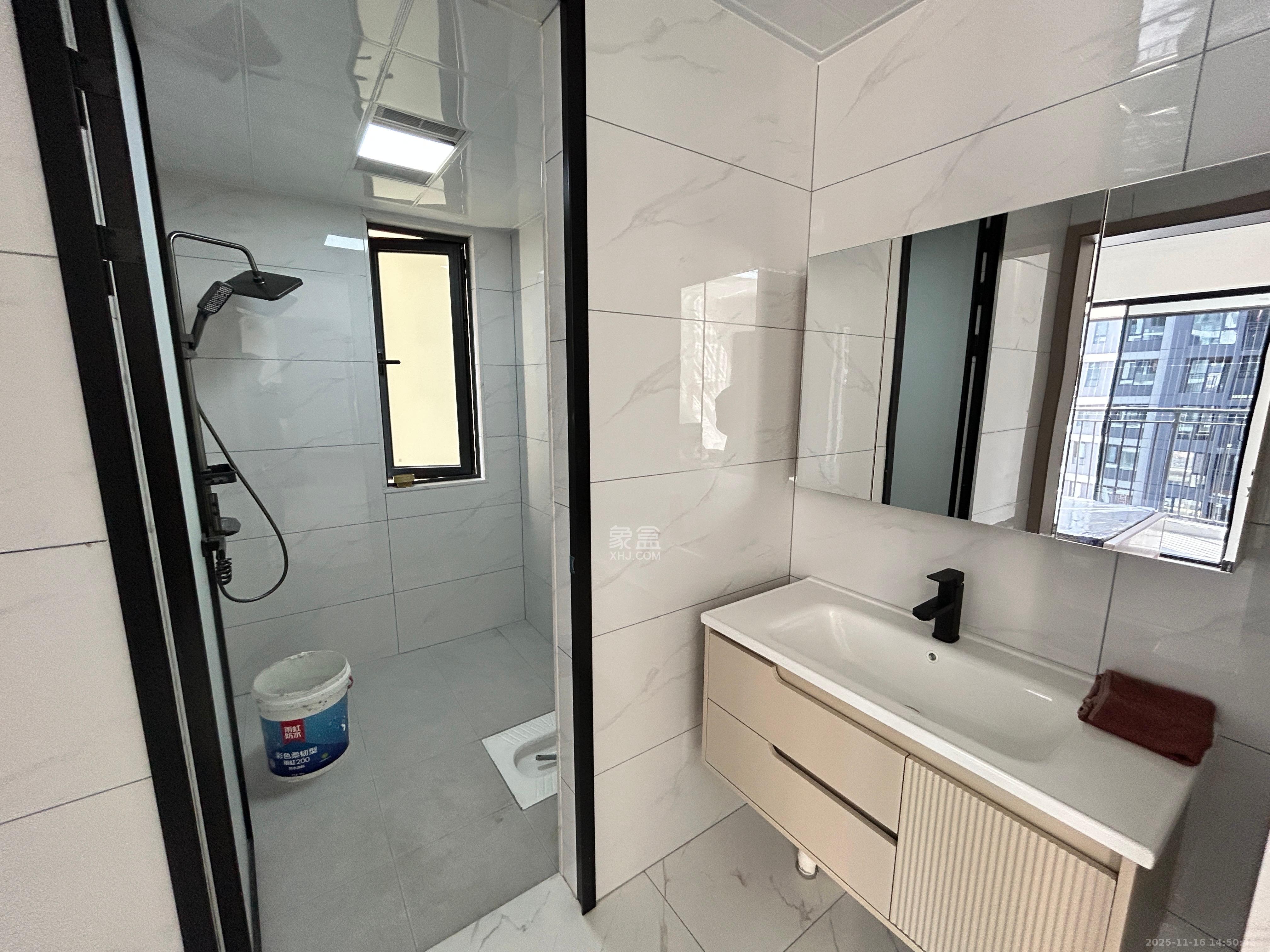 招商蛇口璀璨学府  3室2厅2卫    3000.0元/月室内图