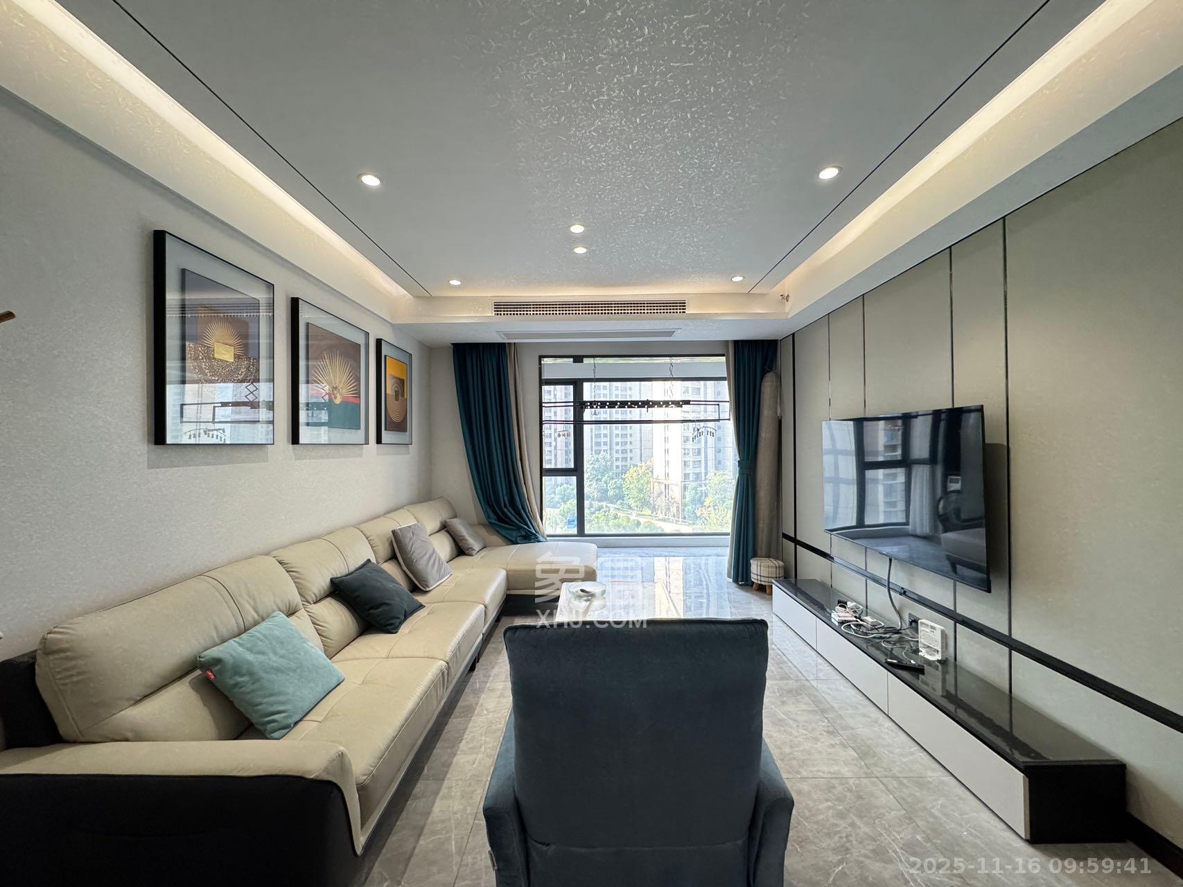 卓越中寰  3室2厅2卫    4800.0元/月