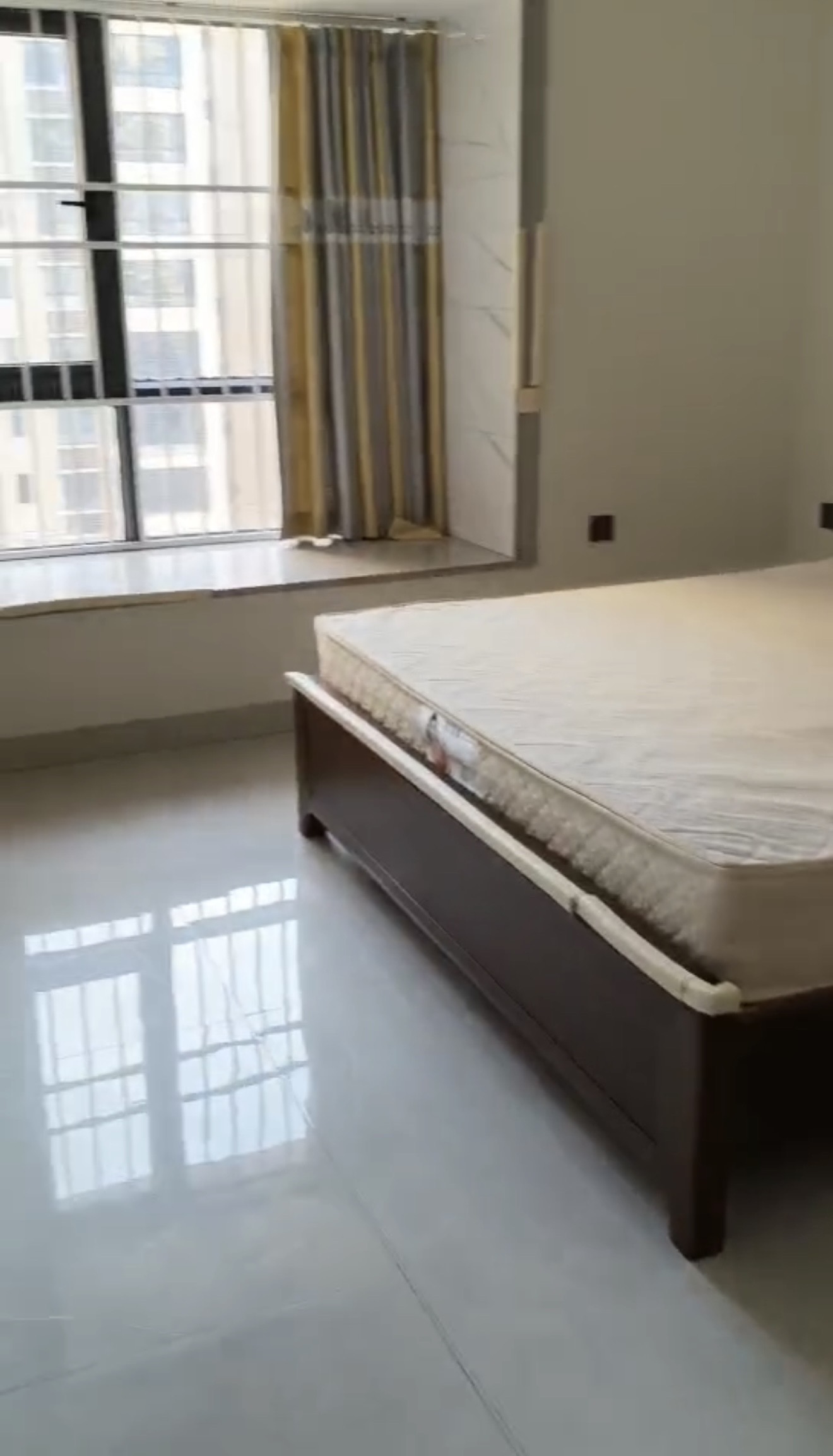 美舍嘉苑一期  4室2厅2卫    4300.0元/月室内图