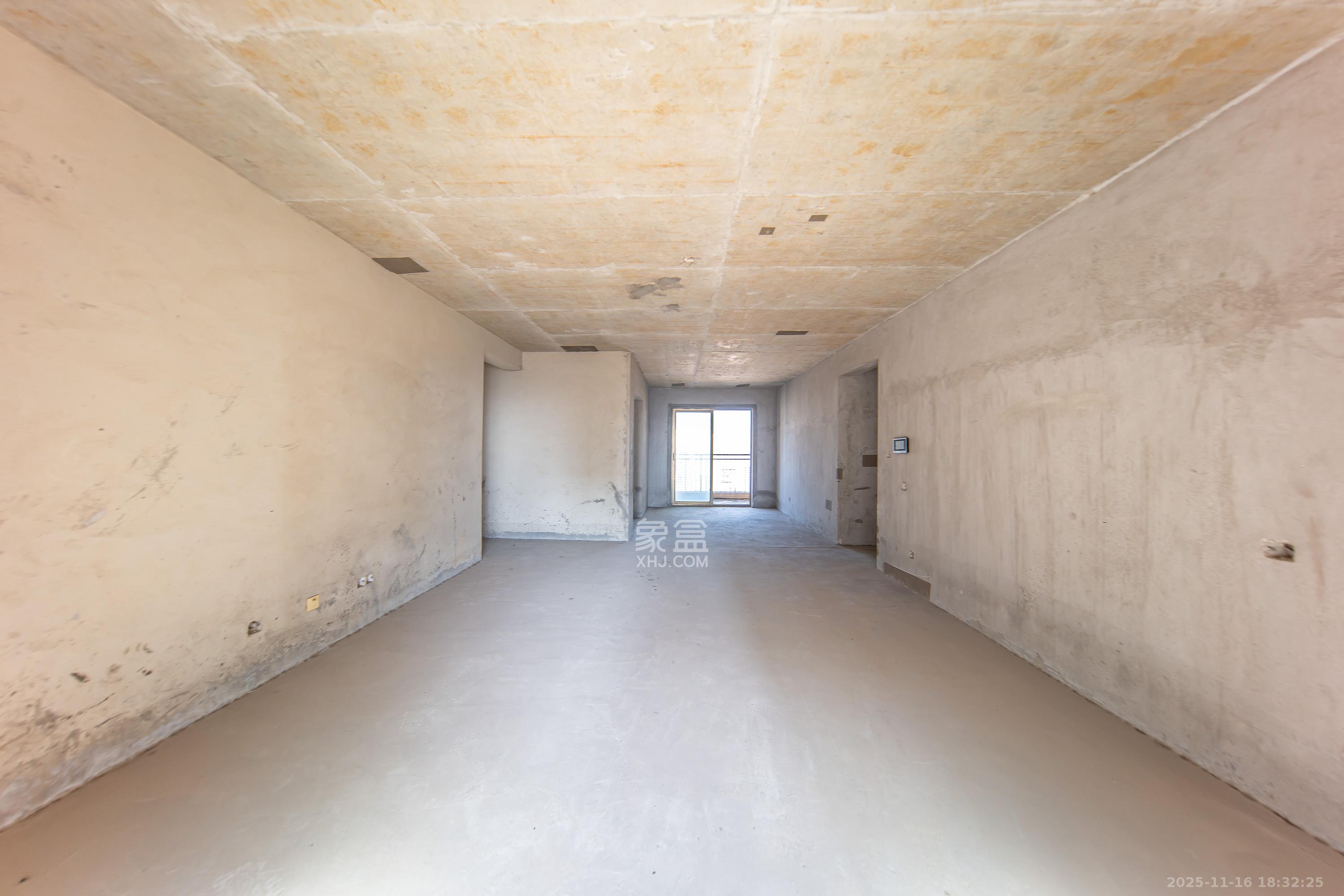 江山帝景雅典  4室2厅1卫    160.0万