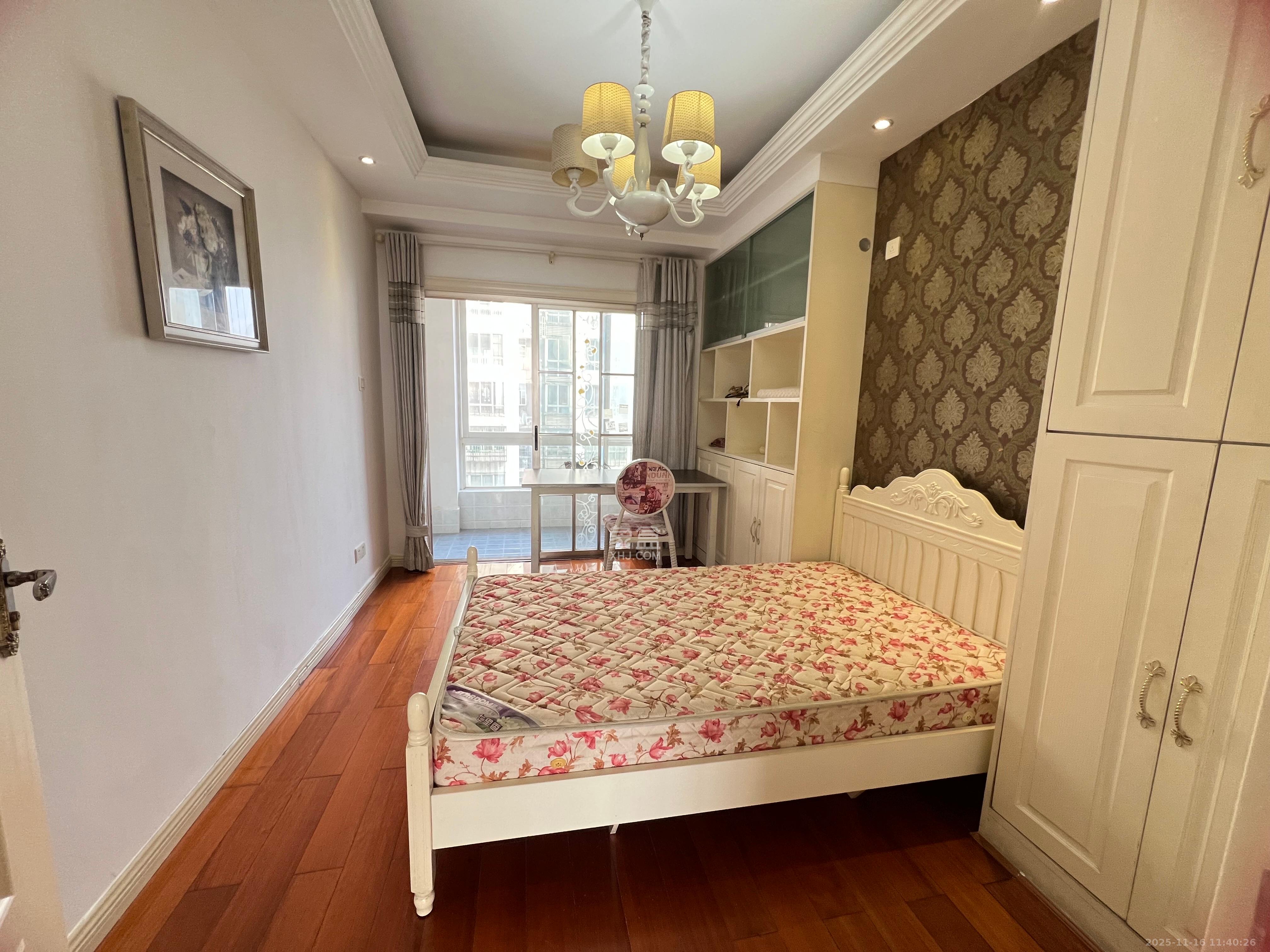 东门壹号家园  3室2厅2卫    2800.0元/月室内图